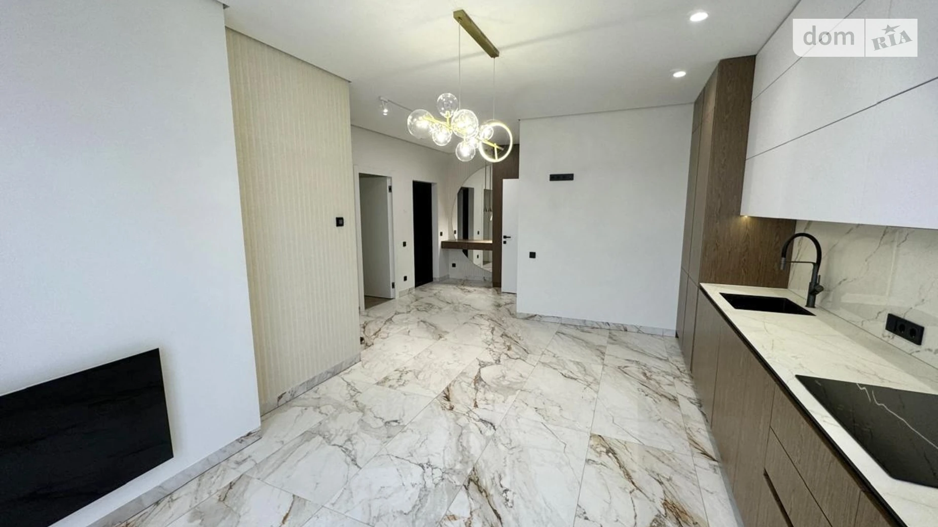 Продается 2-комнатная квартира 68.5 кв. м в Сваляве, ул. Физкультурная, 2 - фото 2