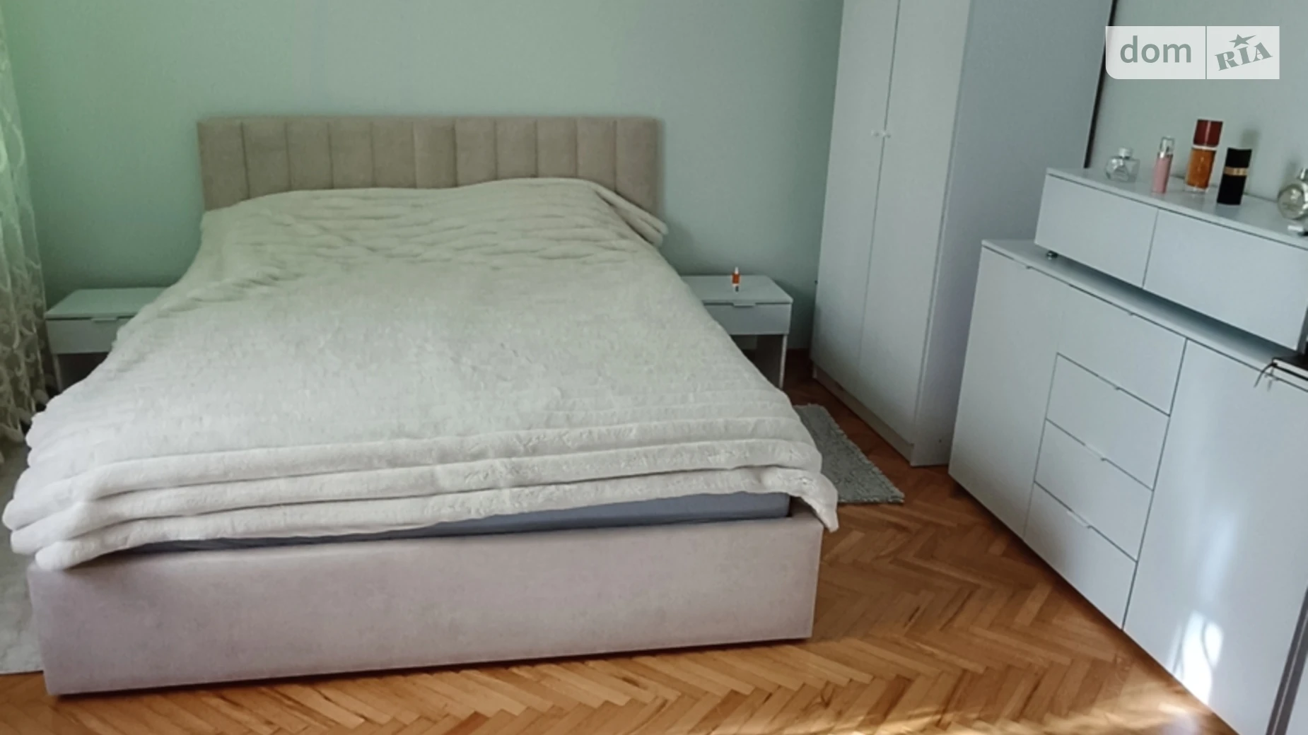 Сдается в аренду дом на 2 этажа 200 кв. м с садом, цена: 1100 $ - фото 2