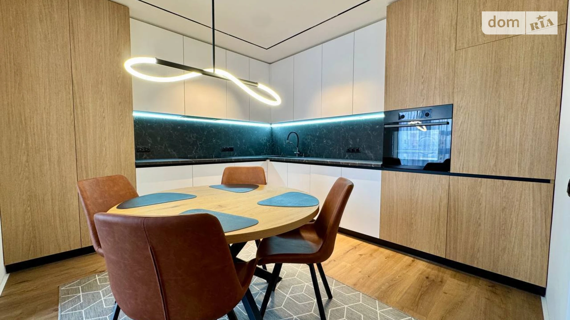 Продается 2-комнатная квартира 70.9 кв. м в Ровно, ул. Студенческая, 34А - фото 2