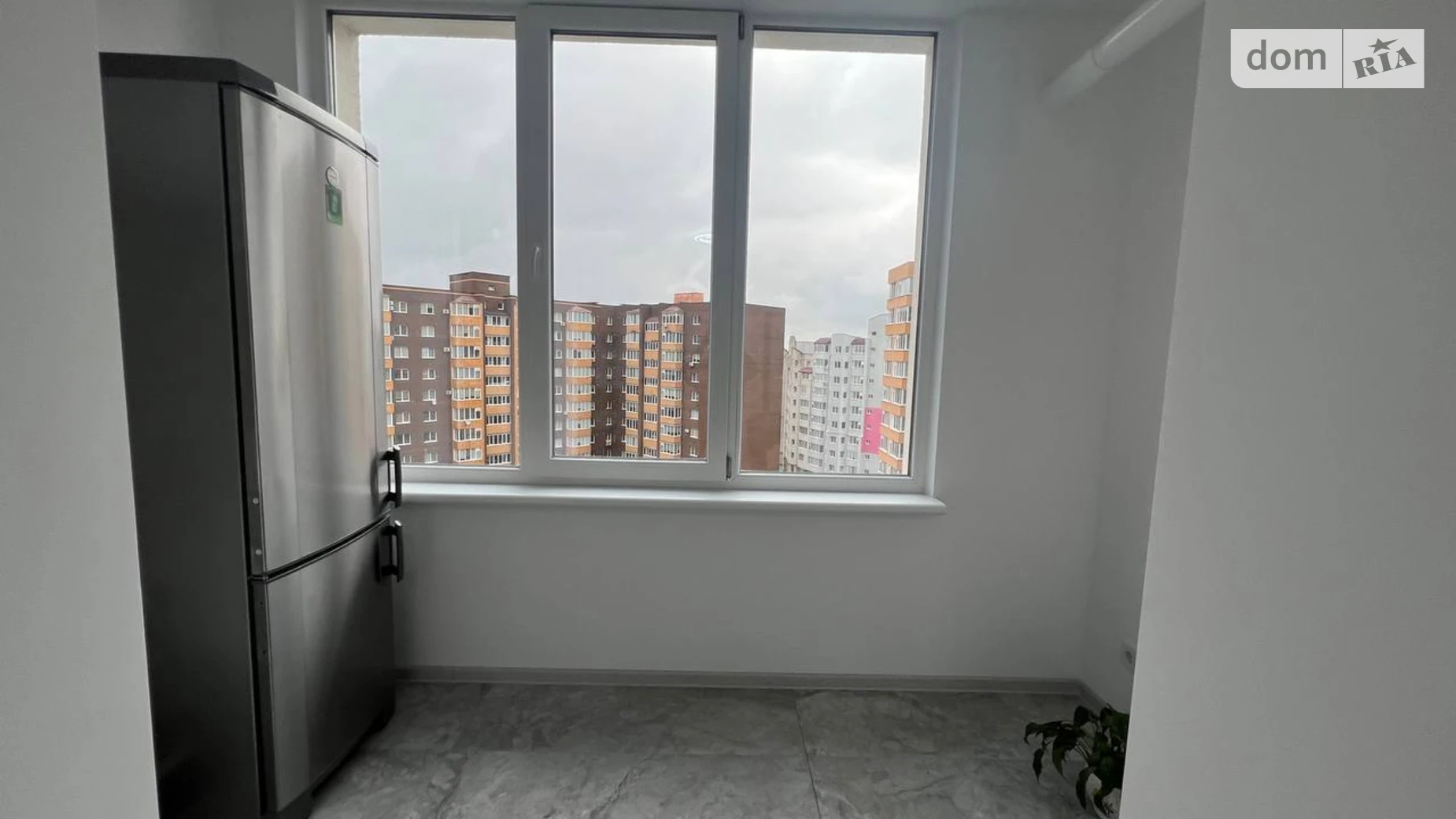 Сдается в аренду 1-комнатная квартира 50 кв. м в Ровно, ул. Соборная, 285И - фото 2