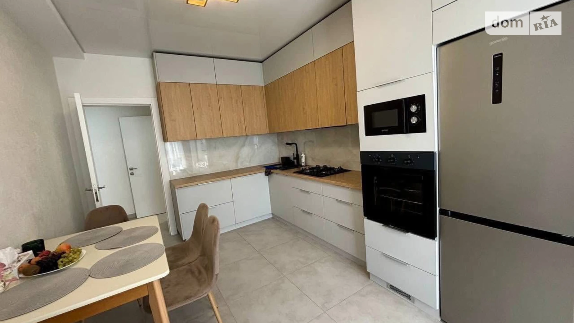 Продається 2-кімнатна квартира 64.1 кв. м у Івано-Франківську, вул. Гетьмана Івана Мазепи - фото 2