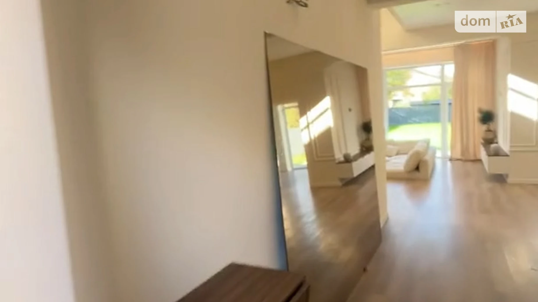 Продается дом на 2 этажа 188 кв. м с гаражом, цена: 330000 $ - фото 2