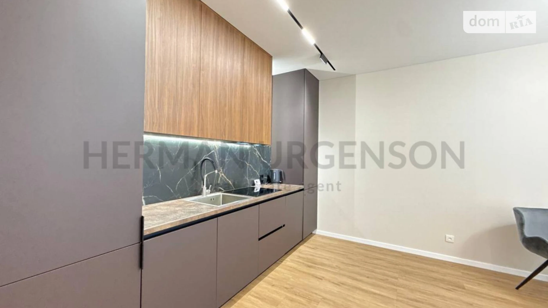 Продается 1-комнатная квартира 47 кв. м в Ужгороде, ул. Бабьяка, 1Б - фото 4