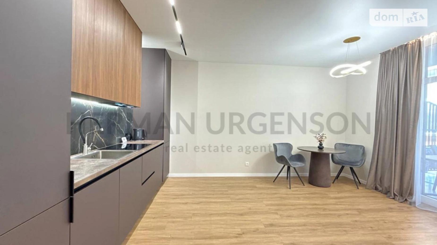 Продается 1-комнатная квартира 47 кв. м в Ужгороде, ул. Бабьяка, 1Б - фото 2