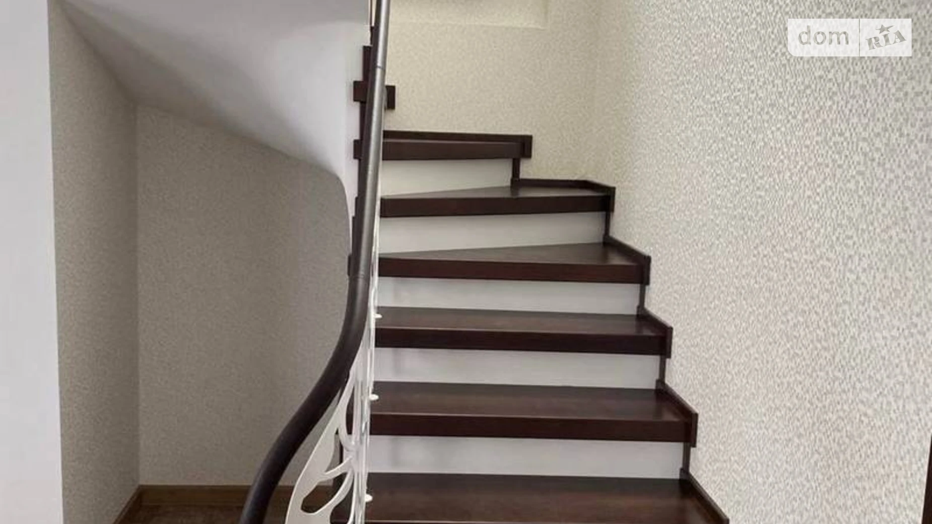 Продается дом на 2 этажа 150 кв. м с баней/сауной, цена: 212000 $ - фото 3