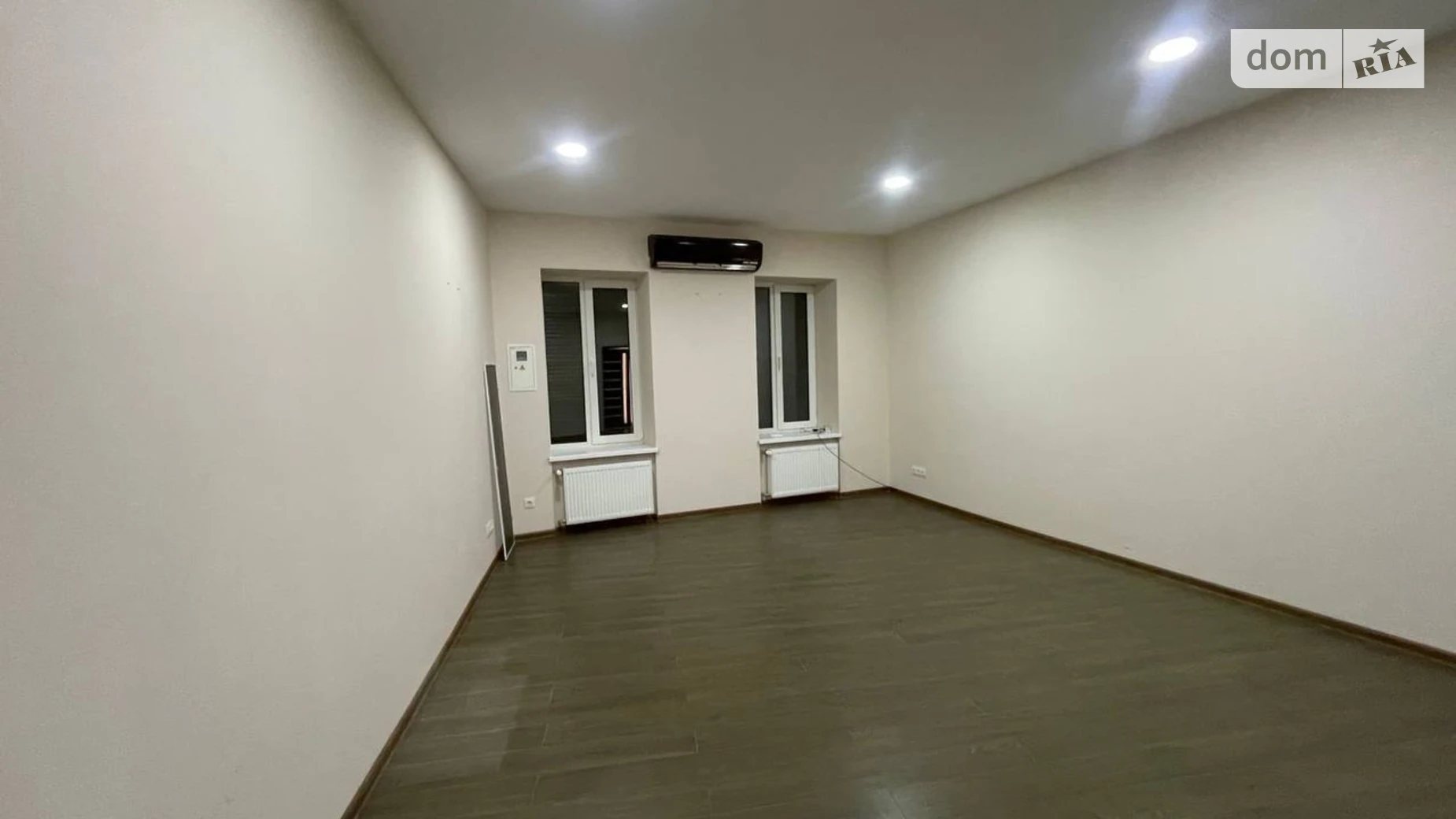 Сдается в аренду офис 48 кв. м в бизнес-центре, цена: 15000 грн - фото 2