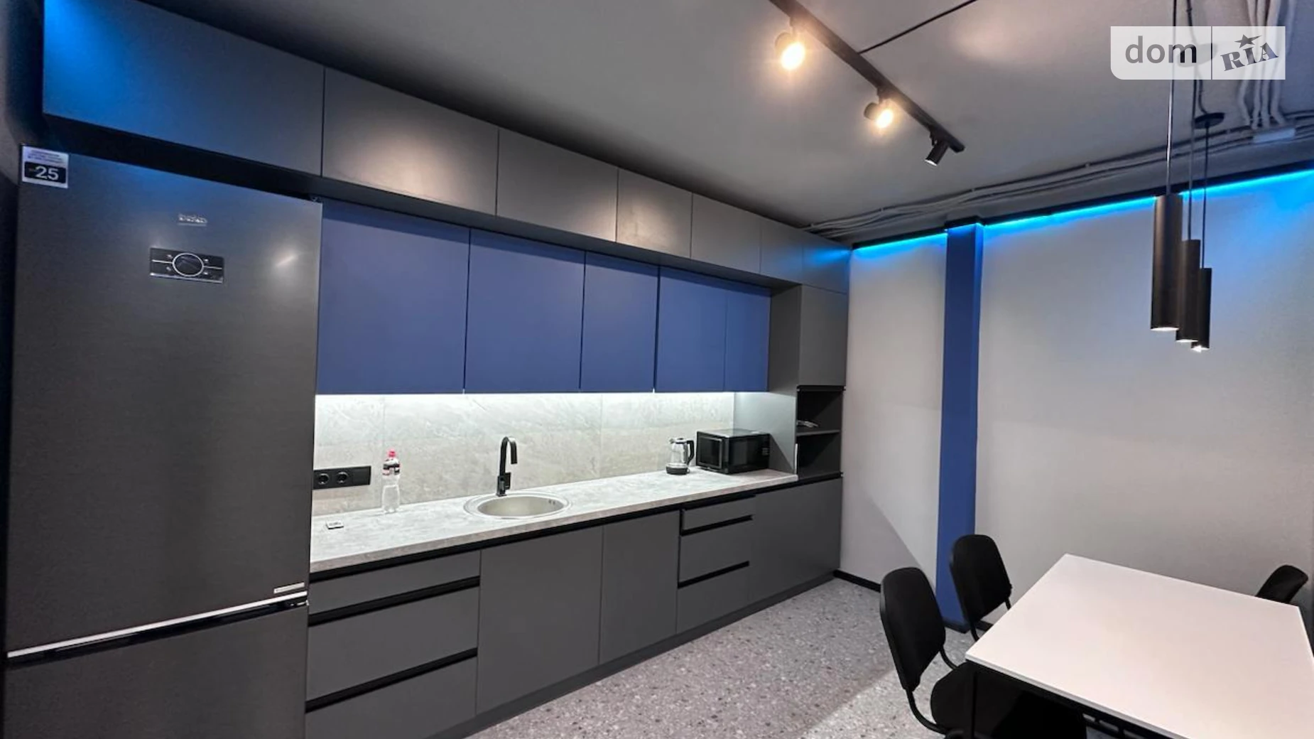Сдается в аренду офис 100 кв. м в бизнес-центре, цена: 1500 $ - фото 2