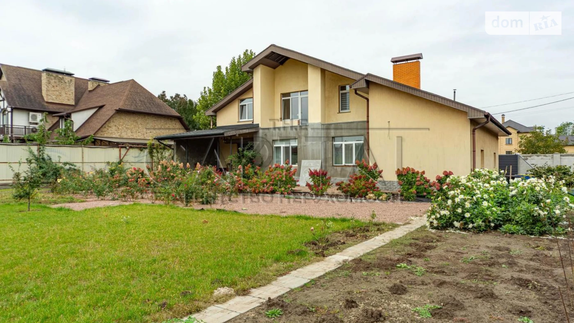 Сдается в аренду дом на 2 этажа 238 кв. м с бассейном, цена: 3500 $ - фото 5