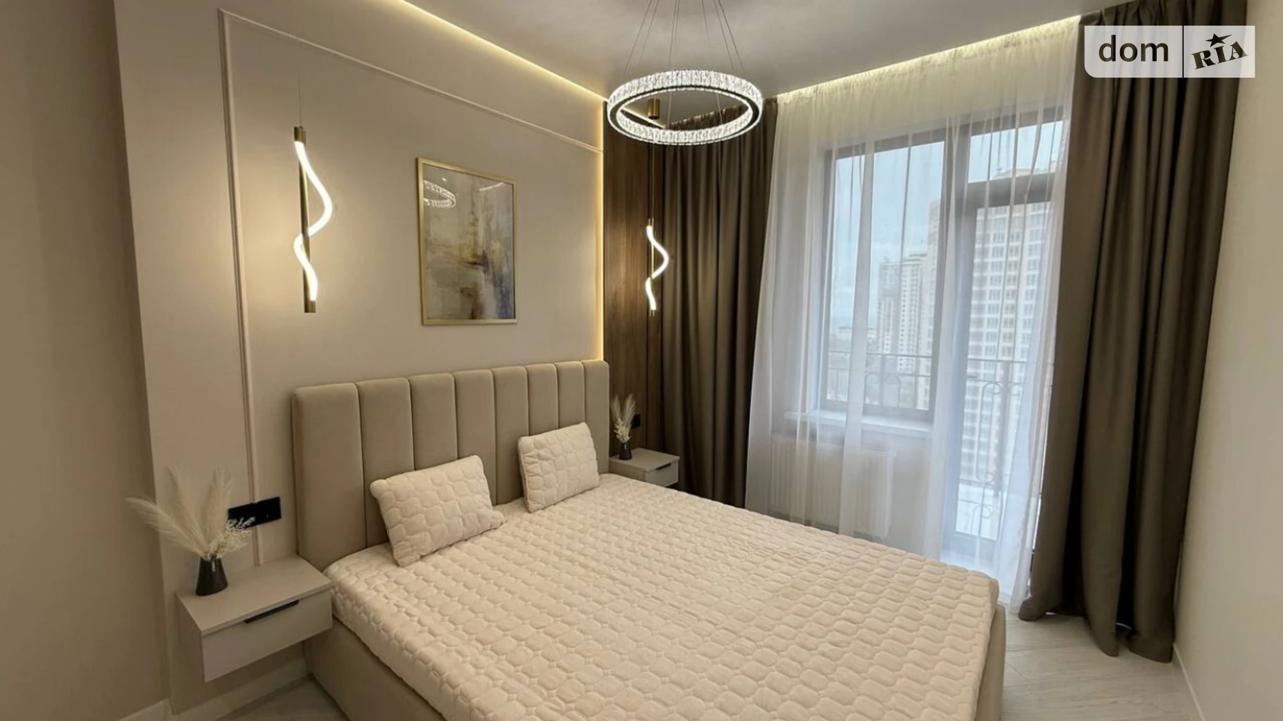 Продается 2-комнатная квартира 68 кв. м в Одессе, ул. Генуэзская, 1/1 - фото 2