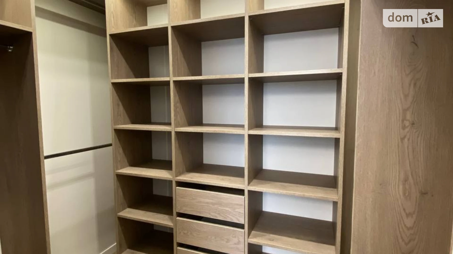 Продается 1-комнатная квартира 38 кв. м в Ивано-Франковске, ул. Бандеры Степана, 79 - фото 3