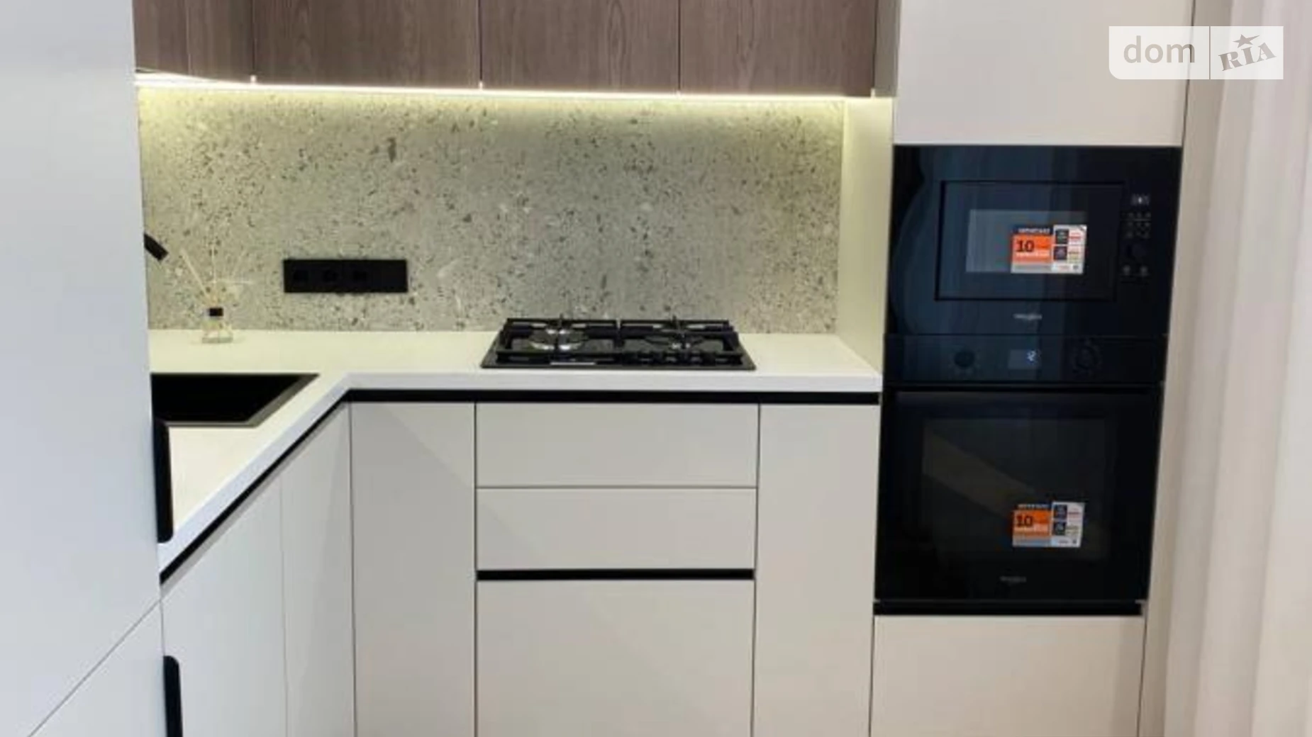 Продается 1-комнатная квартира 38 кв. м в Ивано-Франковске, ул. Бандеры Степана, 79 - фото 4