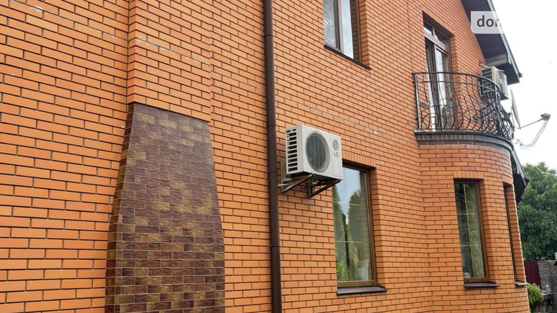 Продается дом на 3 этажа 289 кв. м с террасой, цена: 325000 $ - фото 2