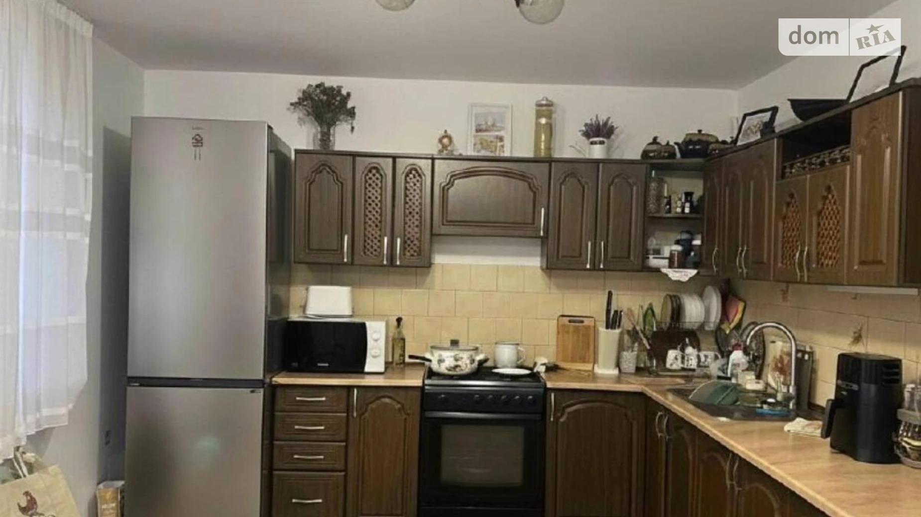 Продается дом на 3 этажа 295.2 кв. м с бассейном, цена: 150000 $ - фото 2