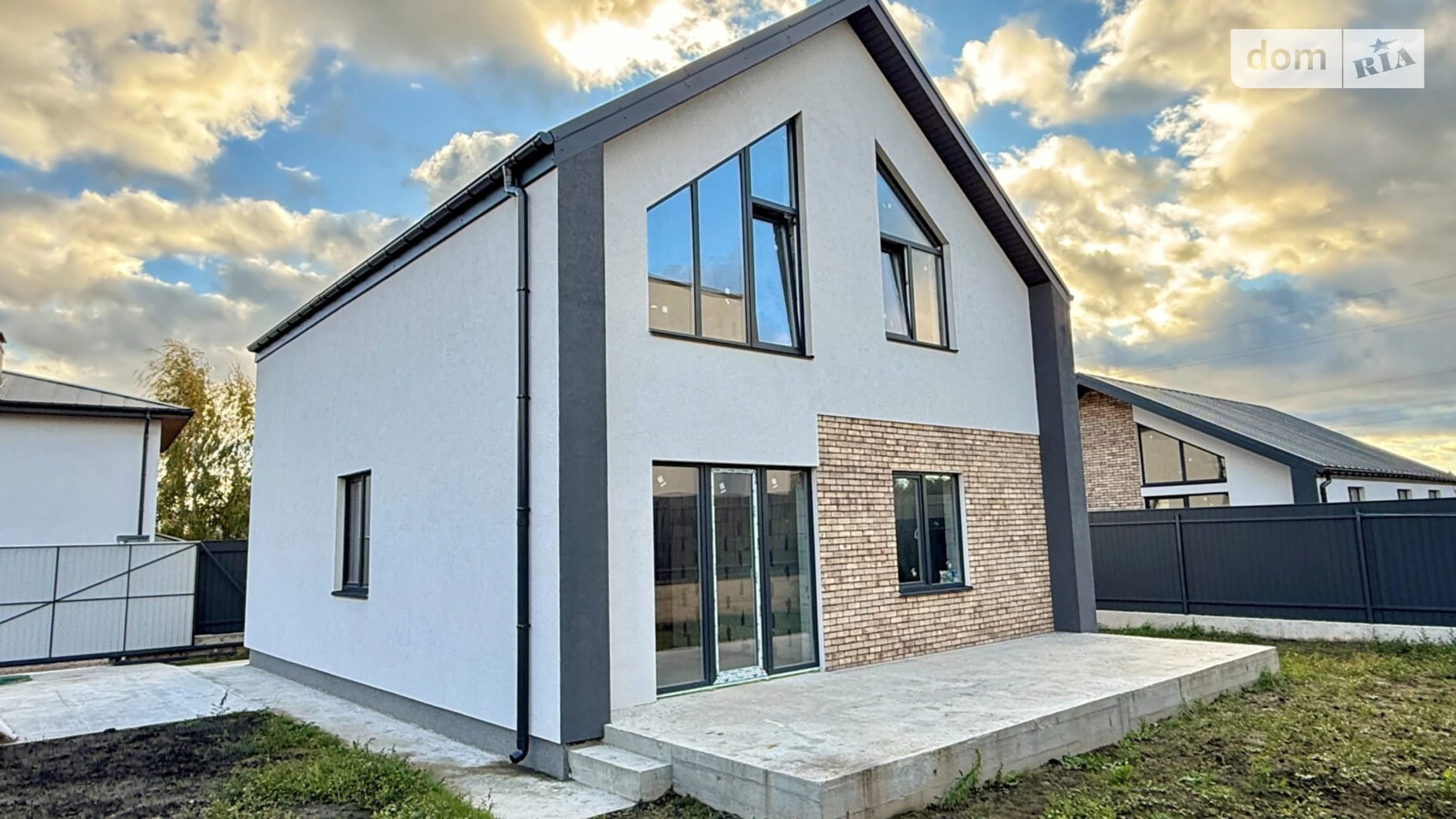 Продается дом на 2 этажа 135 кв. м с мансардой, цена: 108000 $ - фото 2