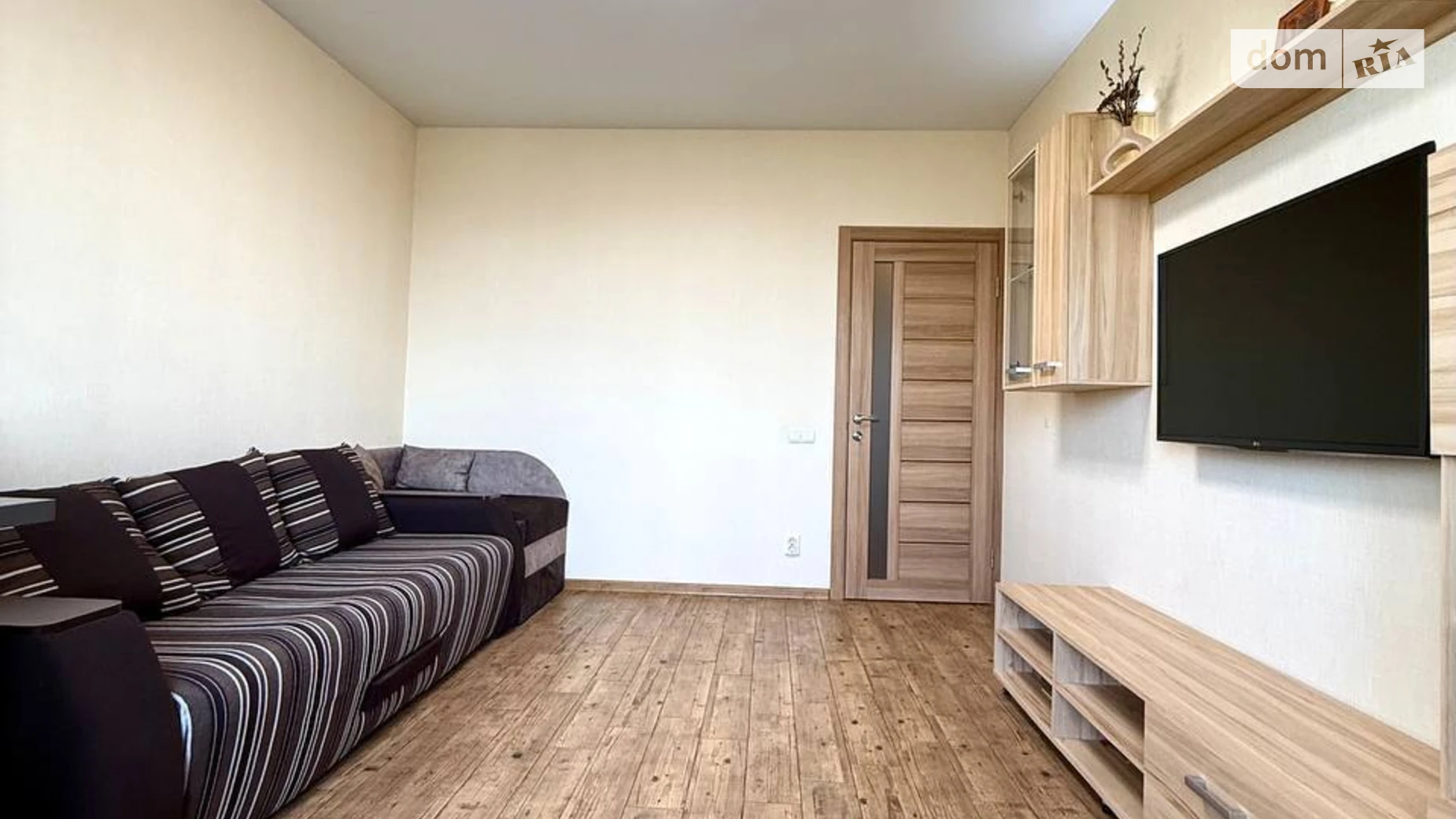 Продается 1-комнатная квартира 48 кв. м в Черновцах - фото 3