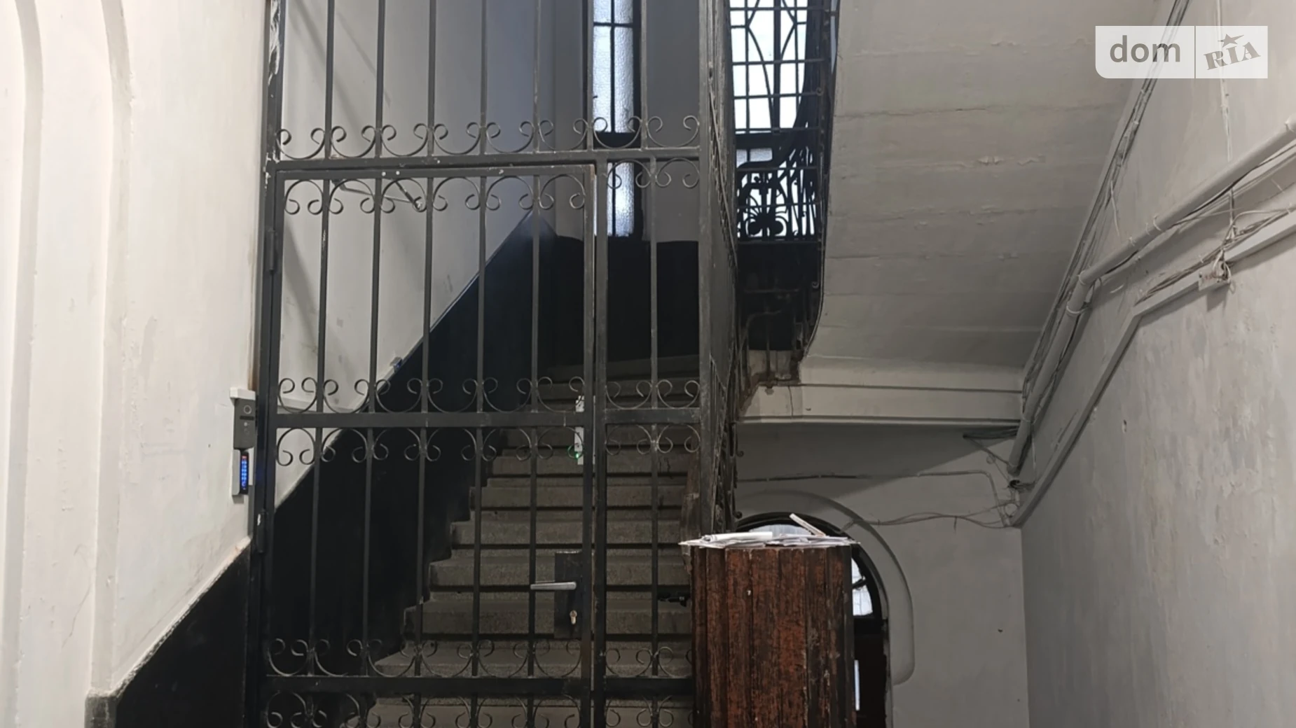 Сдается в аренду офис 118 кв. м в бизнес-центре, цена: 1000 $ - фото 2