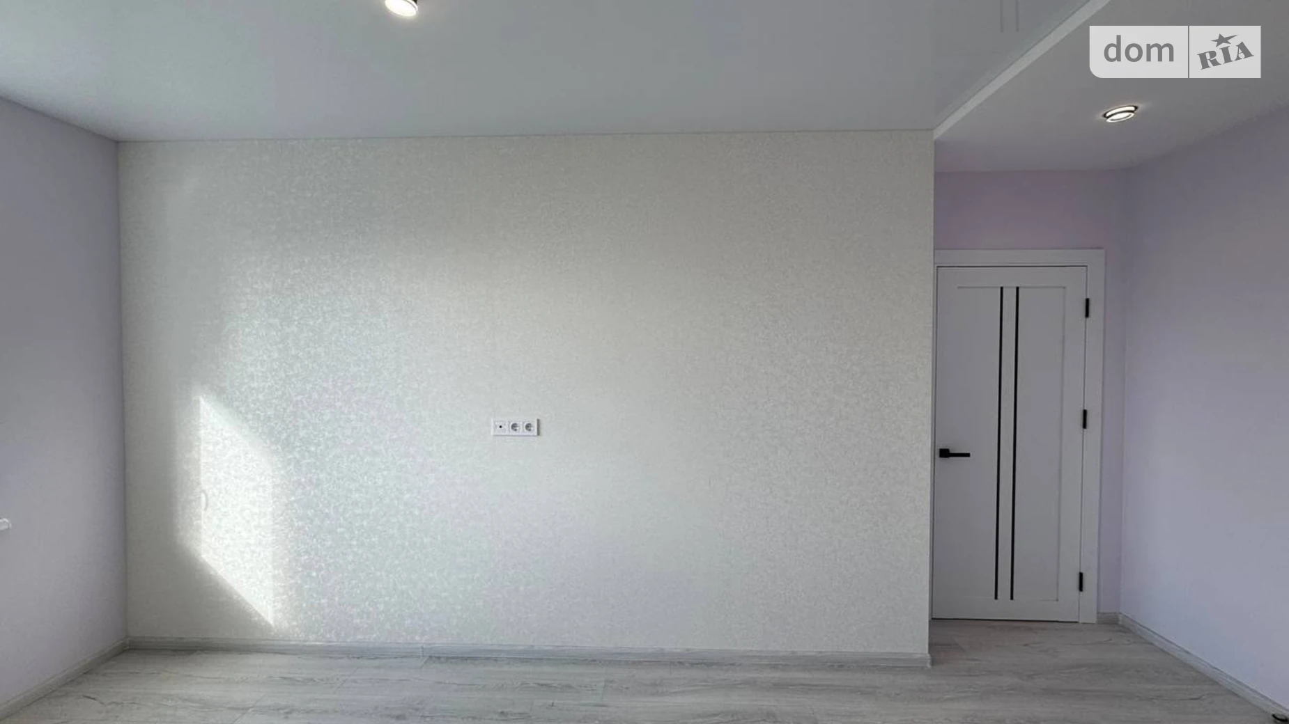 Продается 2-комнатная квартира 60 кв. м в Ивано-Франковске, ул. Княгинин, 44 - фото 2