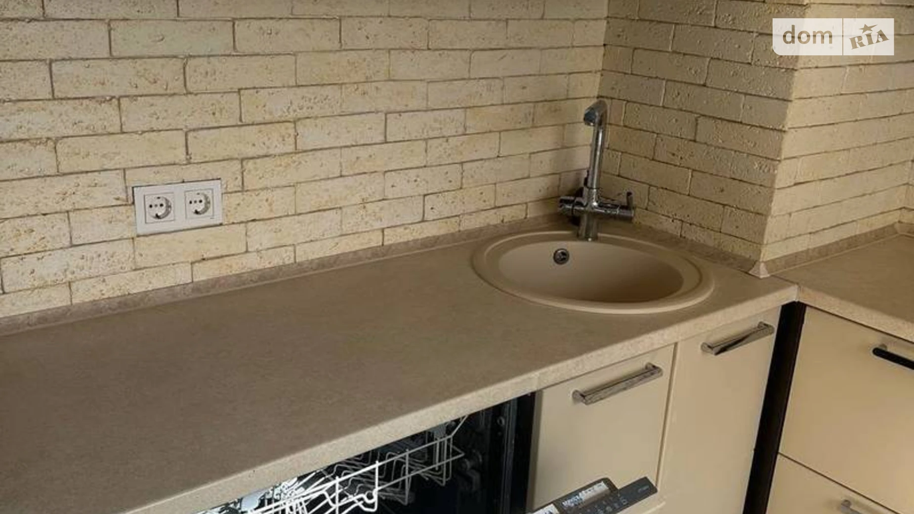 Продається 2-кімнатна квартира 65 кв. м у Лиманці, мас. Радужний, 10 - фото 3