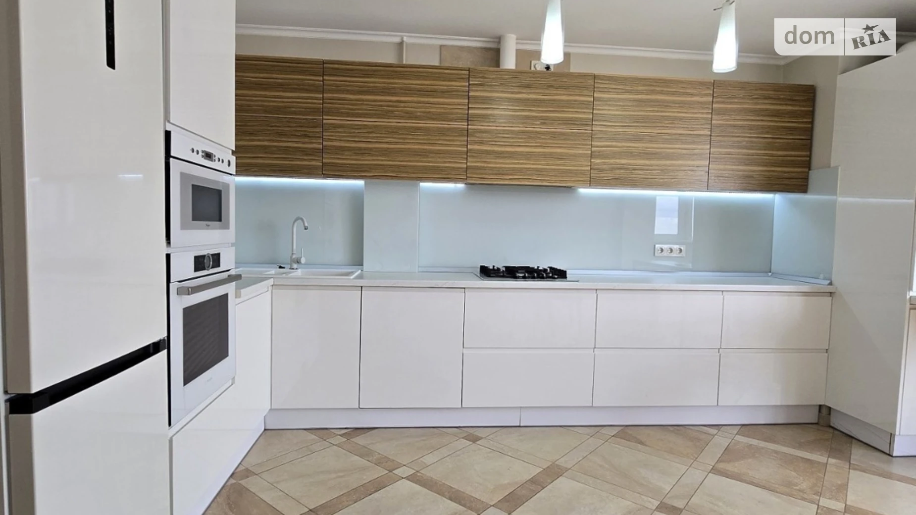 Сдается в аренду 4-комнатная квартира 160 кв. м в Черновцах, ул. Ровенская - фото 2