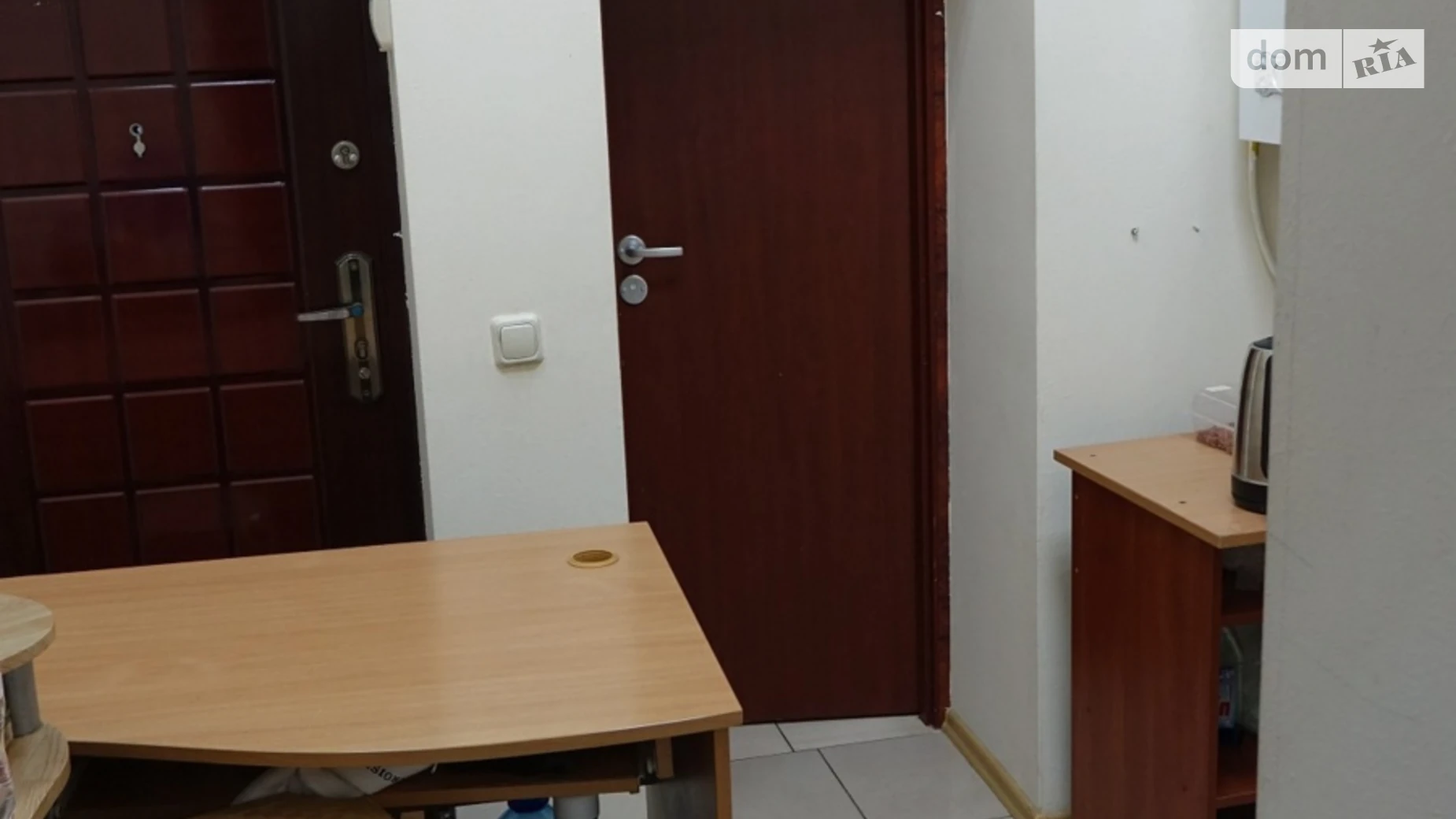 Сдается в аренду офис 150 кв. м в бизнес-центре, цена: 800 $ - фото 4