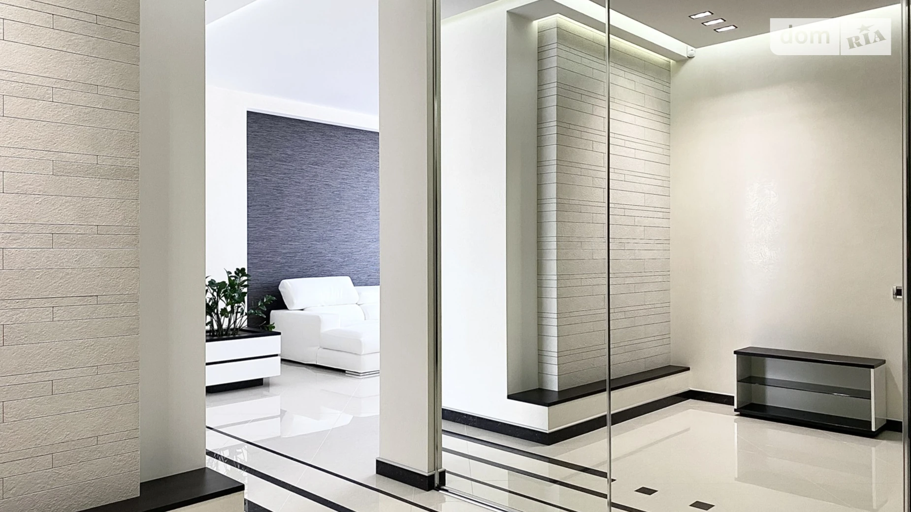 Продається 3-кімнатна квартира 124 кв. м у Києві, вул. Андрія Верхогляда(Драгомирова), 9 - фото 2