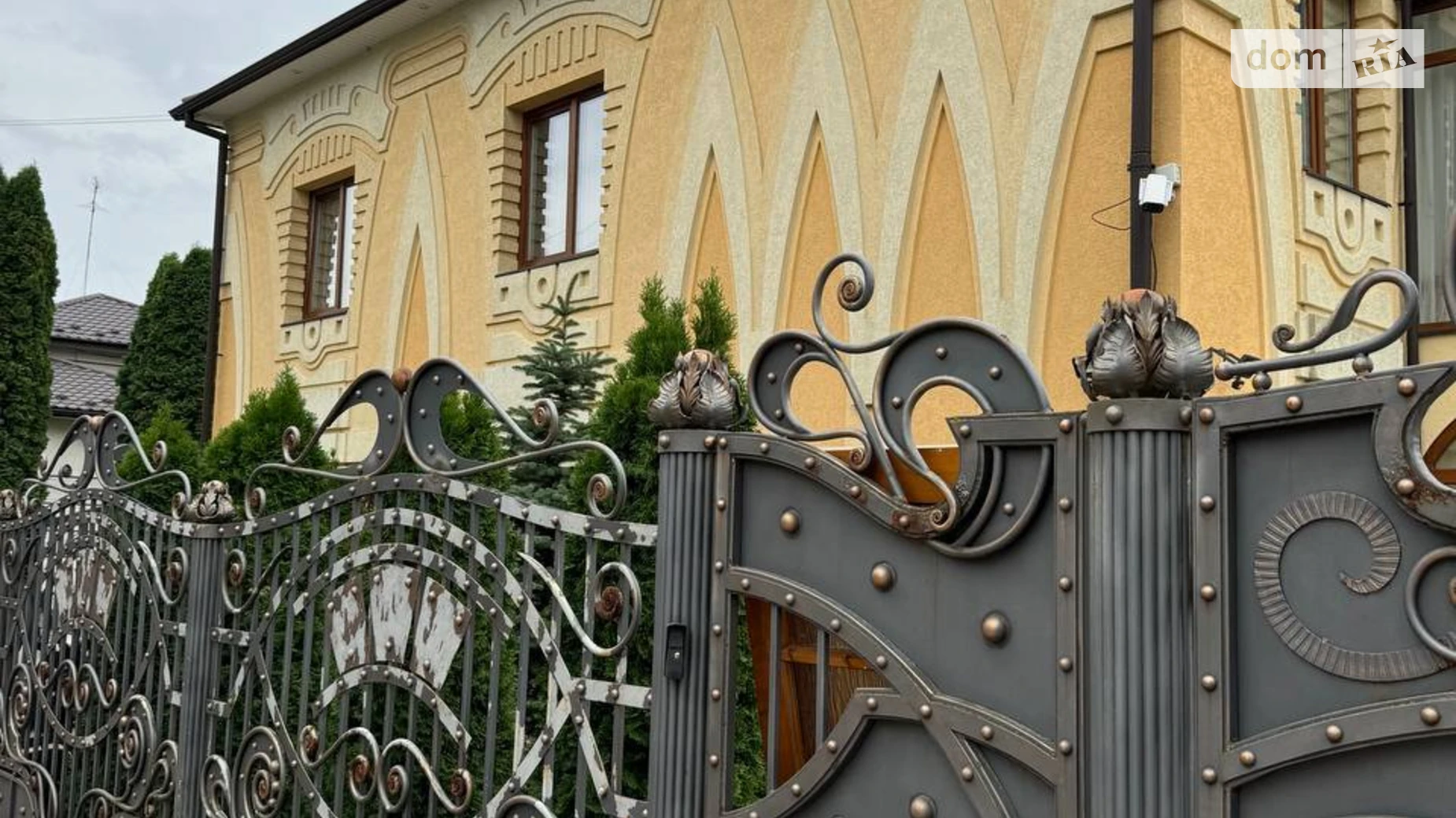 Сдается в аренду дом на 2 этажа 316 кв. м с садом, цена: 1800 € - фото 3