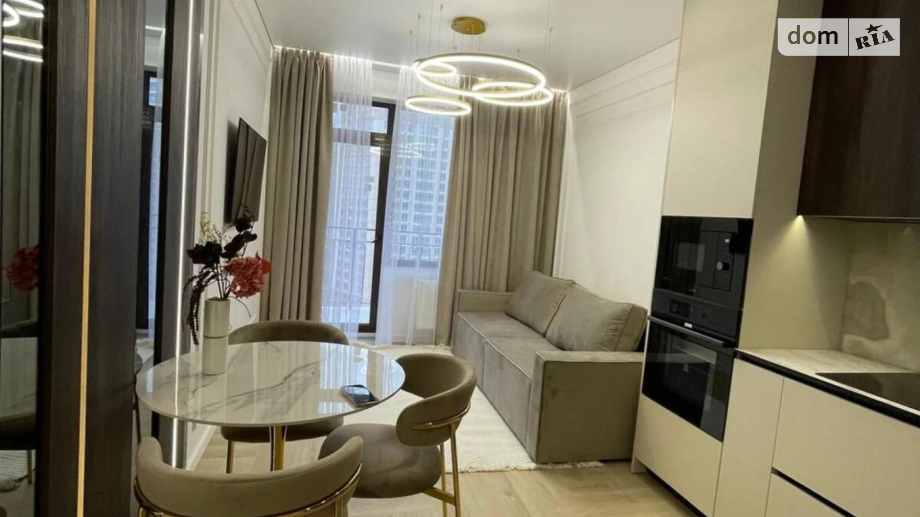 Продается 2-комнатная квартира 68 кв. м в Одессе, ул. Генуэзская, 1/1 - фото 2