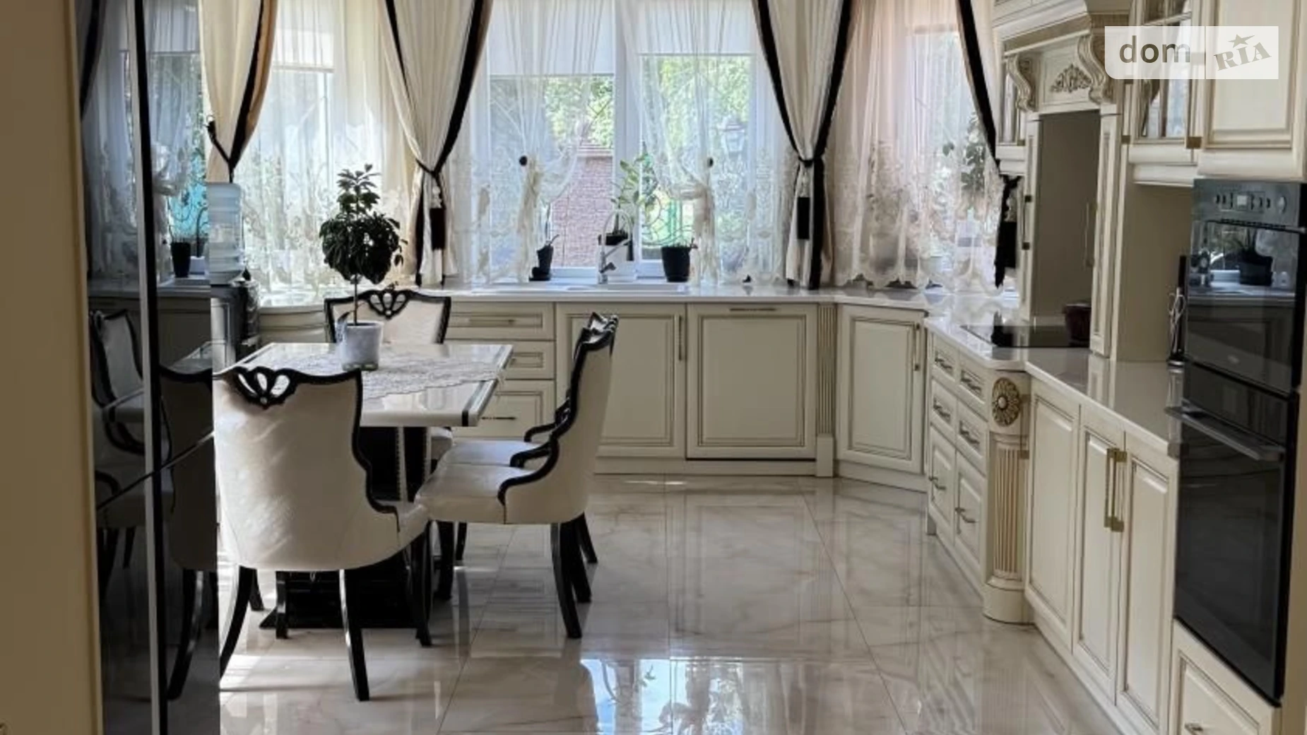 Продается дом на 2 этажа 330.8 кв. м с баней/сауной, цена: 390000 $ - фото 2