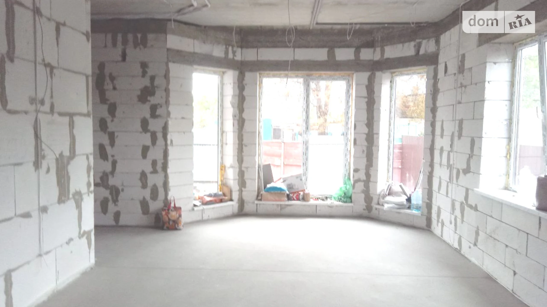 Продается дом на 2 этажа 125 кв. м с бассейном, цена: 110000 $ - фото 2