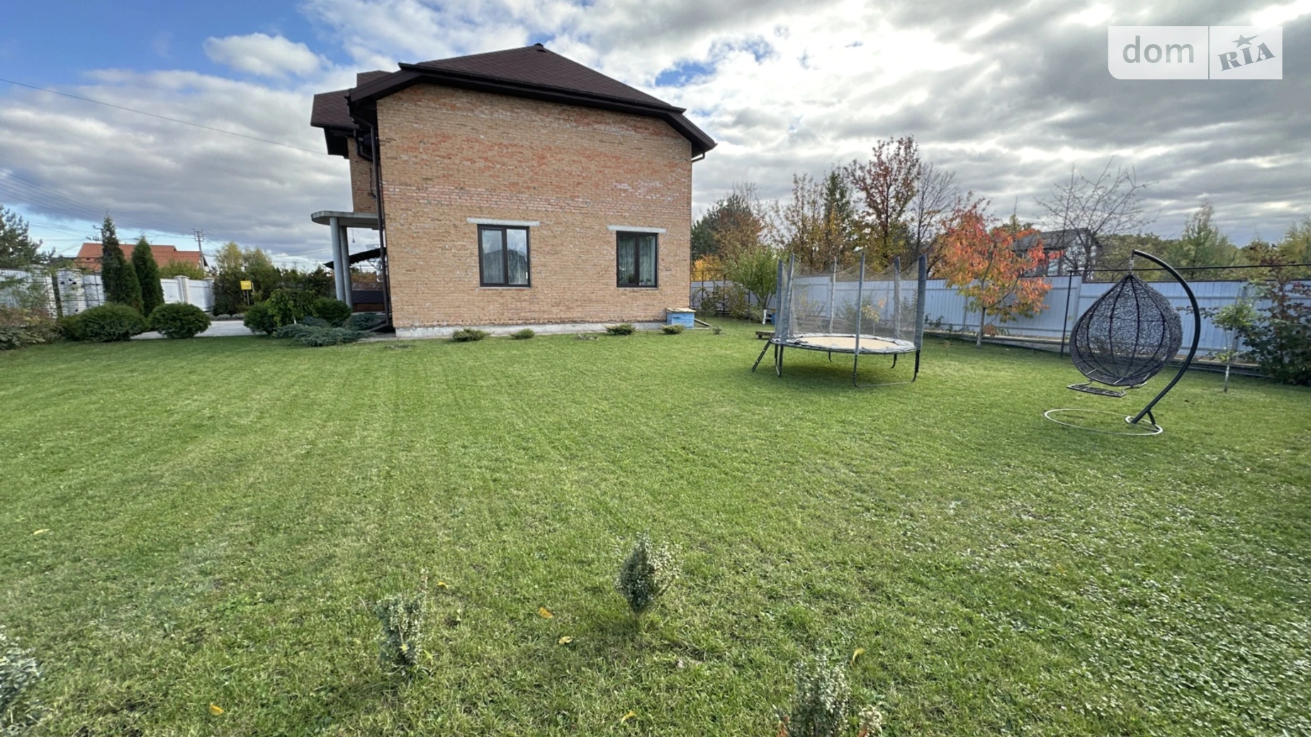 Продается дом на 2 этажа 160 кв. м с садом, цена: 230000 $ - фото 3