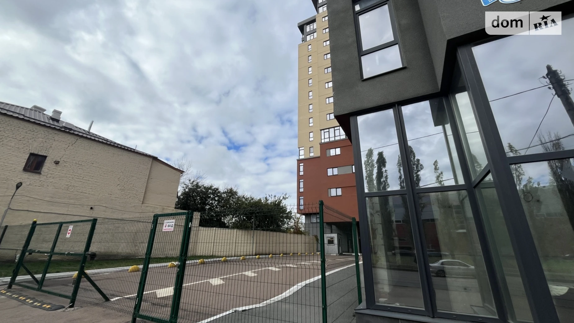 Продается 3-комнатная квартира 93 кв. м в Харькове, ул. Молочная, 52 - фото 2