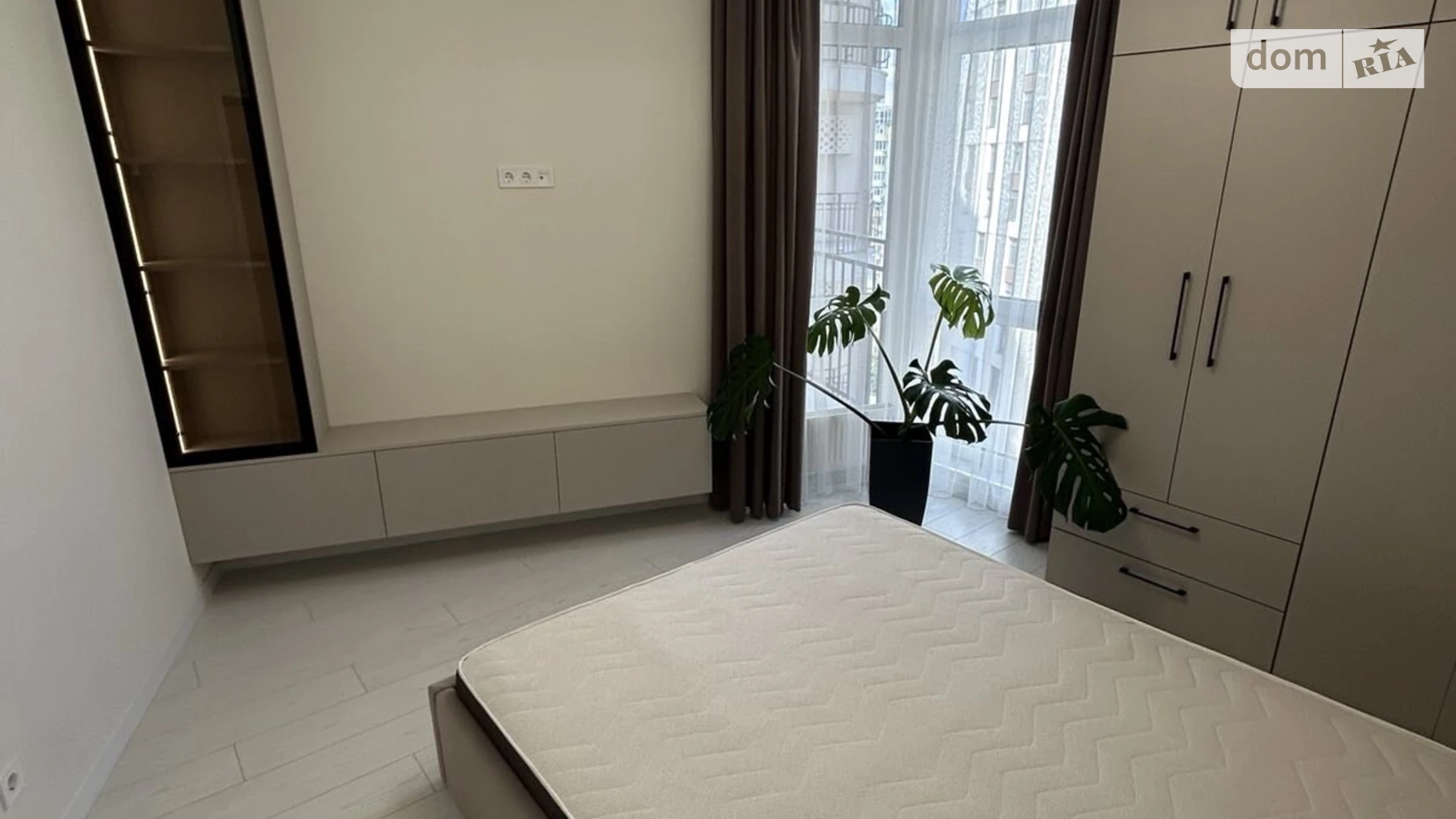 Продается 1-комнатная квартира 44 кв. м в Одессе, ул. Краснова, 1В - фото 2