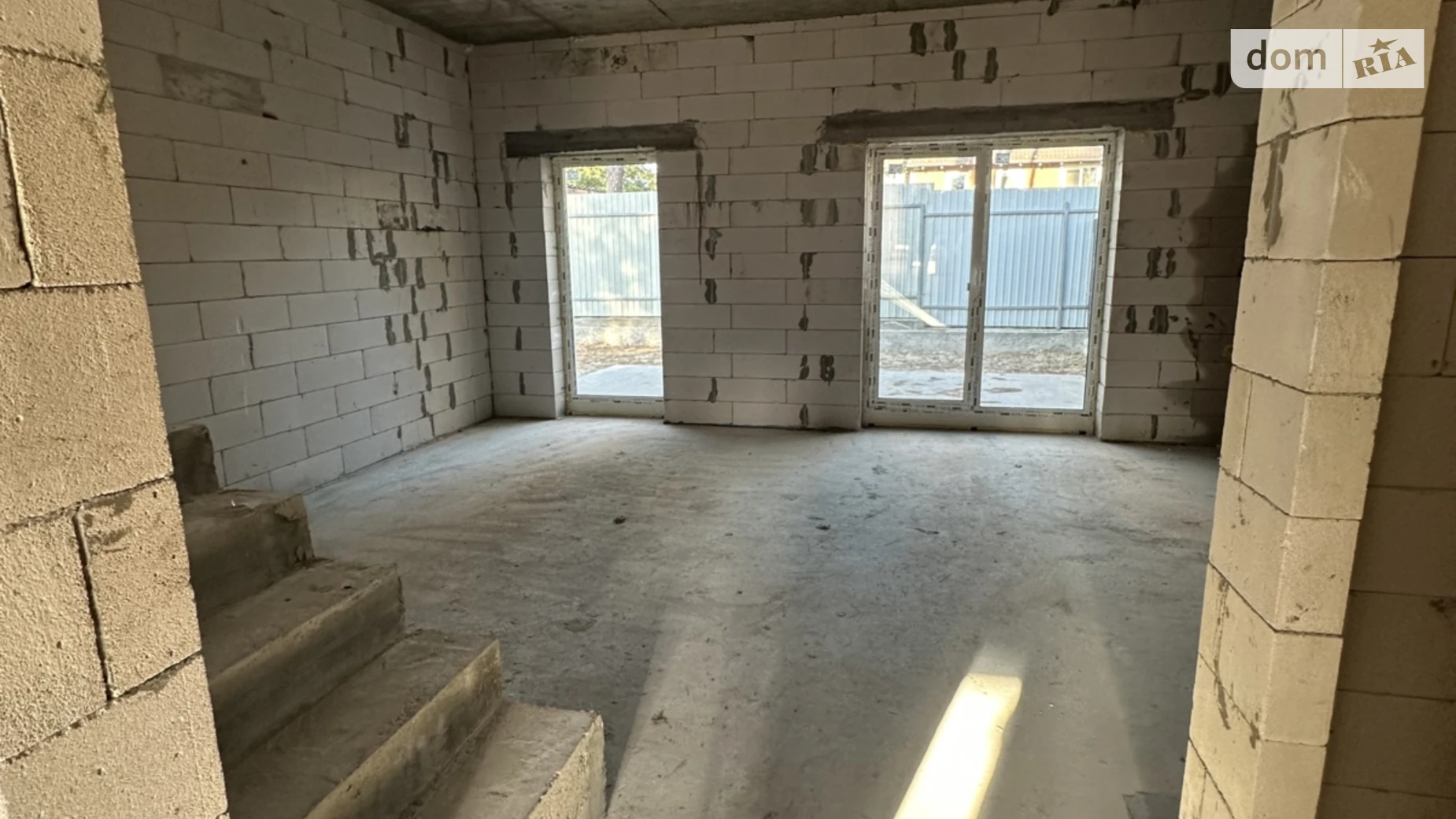 Продается дом на 2 этажа 120 кв. м с бассейном, цена: 85000 $ - фото 2