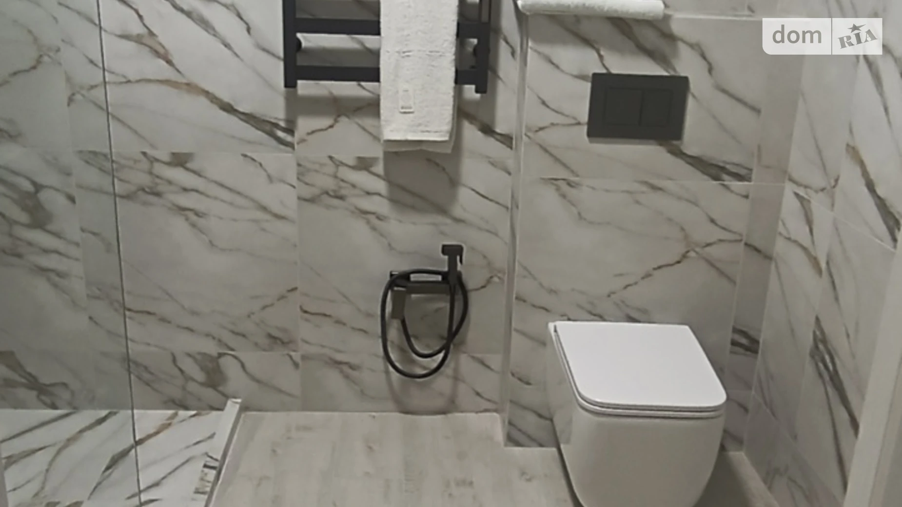 Продается 1-комнатная квартира 45 кв. м в Черновцах, ул. Киевская - фото 2