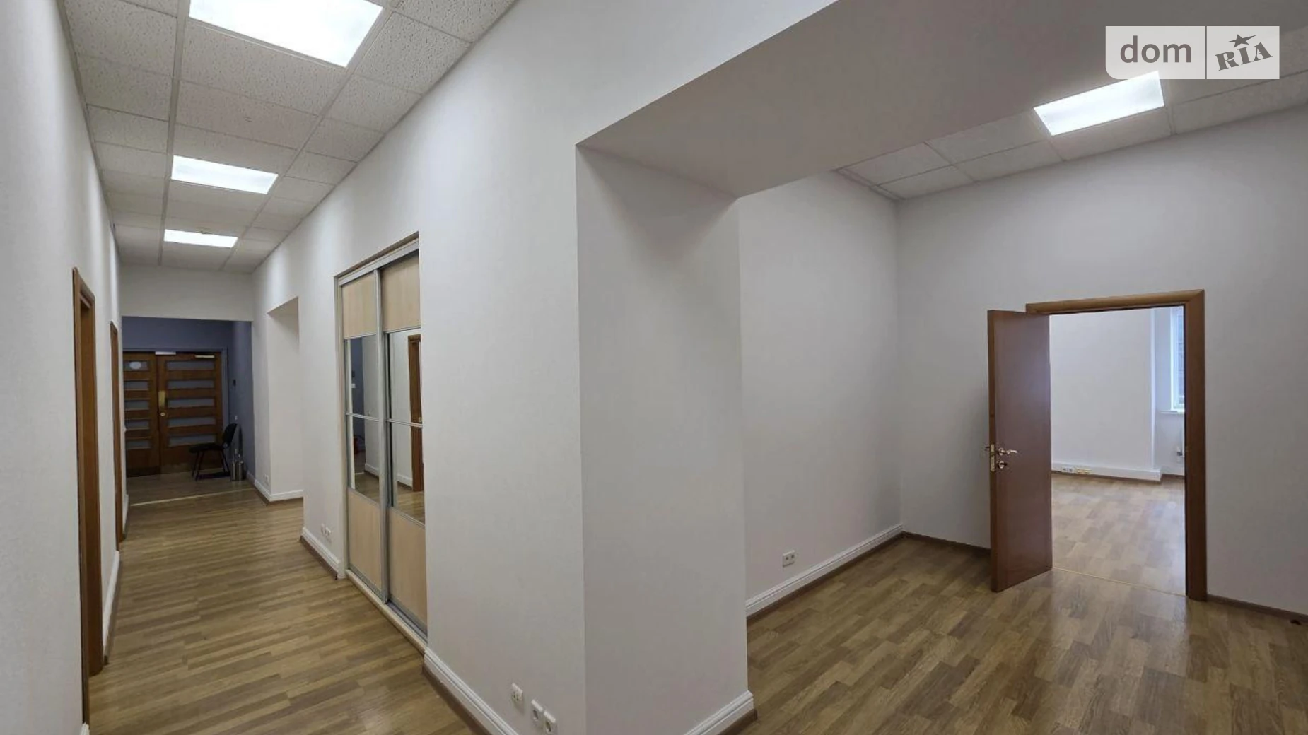 Сдается в аренду офис 300 кв. м в бизнес-центре, цена: 6750 $ - фото 2