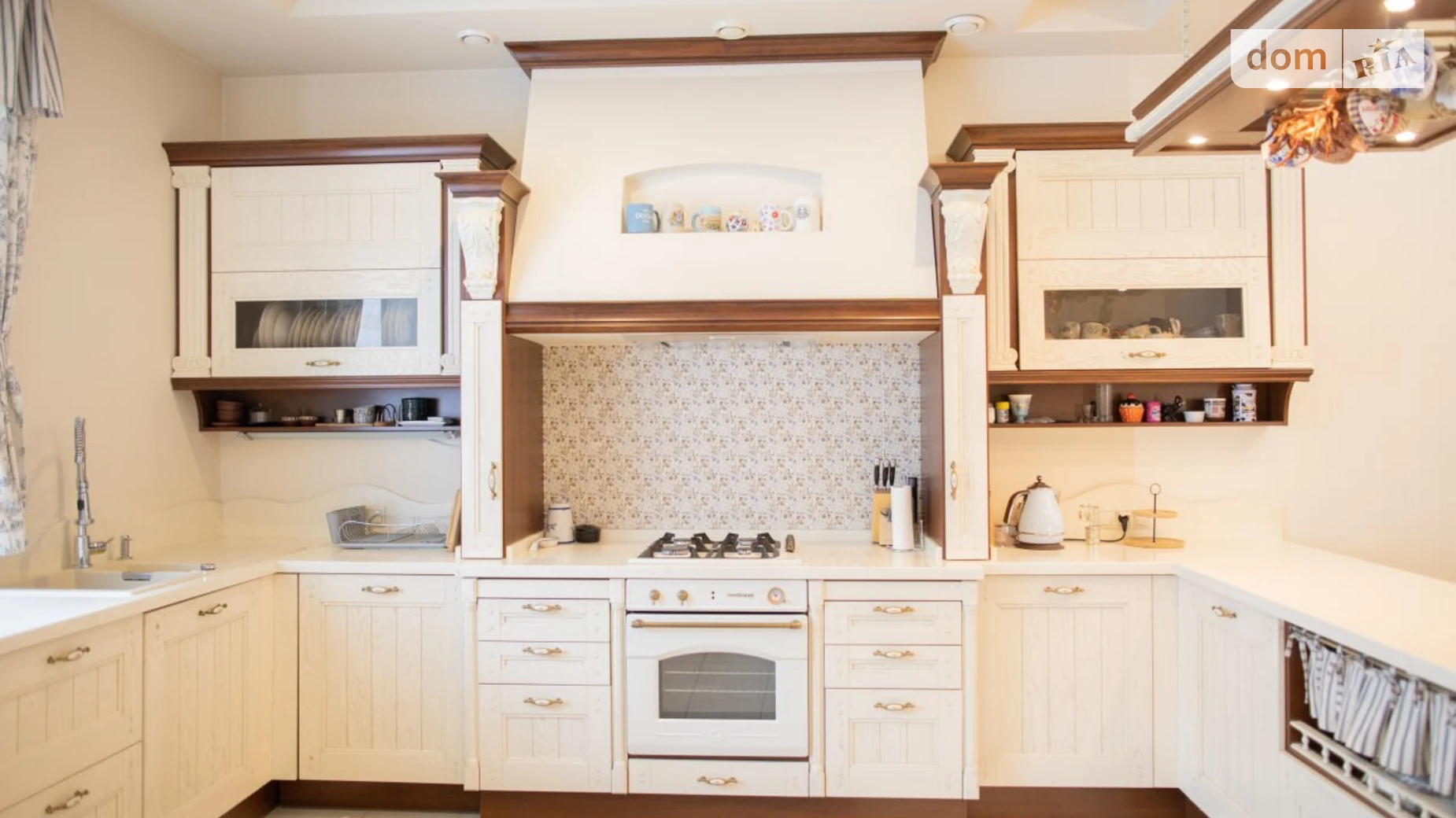 Продается дом на 3 этажа 395 кв. м с бассейном, цена: 430000 $ - фото 2