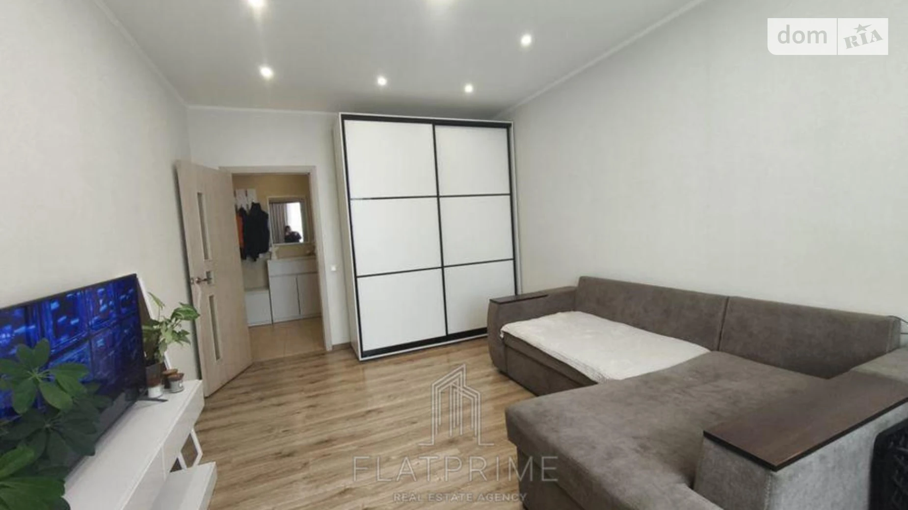 Продається 1-кімнатна квартира 49.3 кв. м у Києві, вул. Сім'ї Кульженків, 33 - фото 3