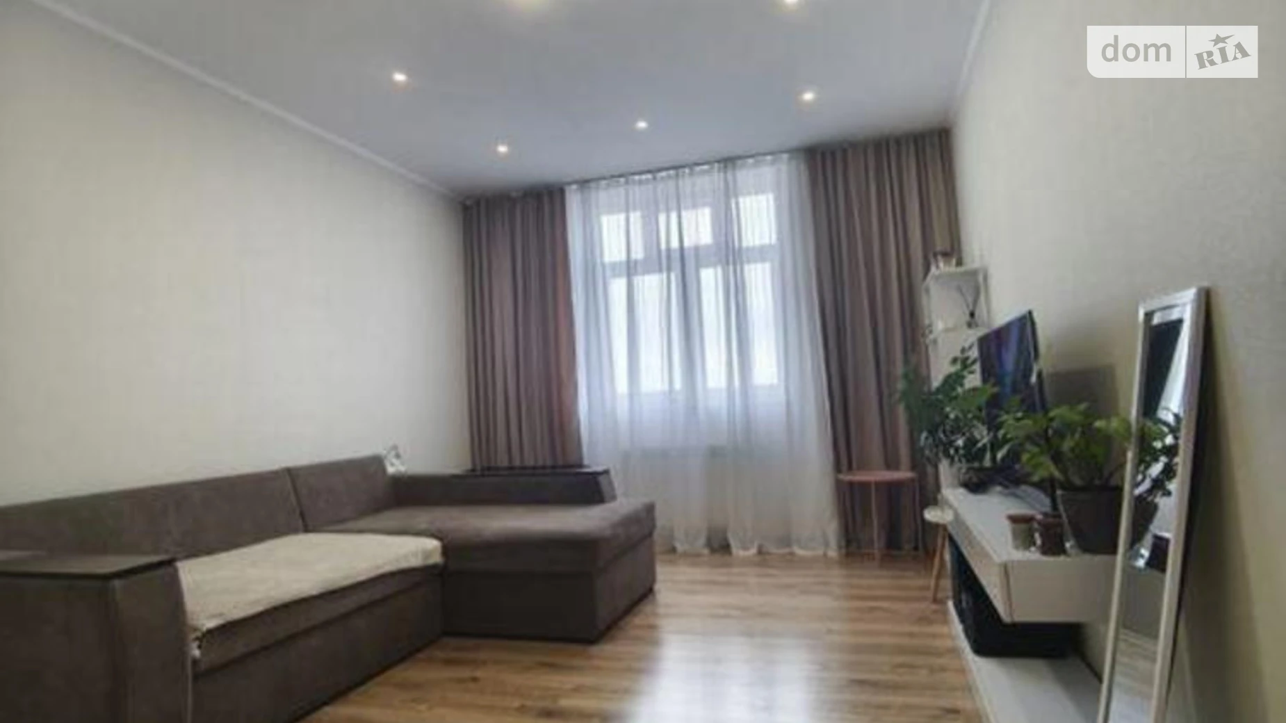 Продається 1-кімнатна квартира 49.3 кв. м у Києві, вул. Сім'ї Кульженків, 33 - фото 2