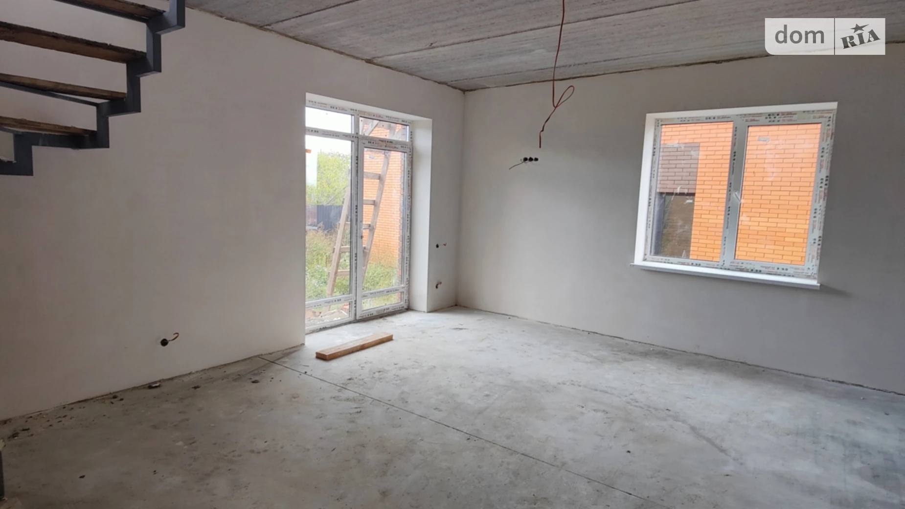 Продается дом на 2 этажа 107 кв. м с камином, цена: 79999 $ - фото 2
