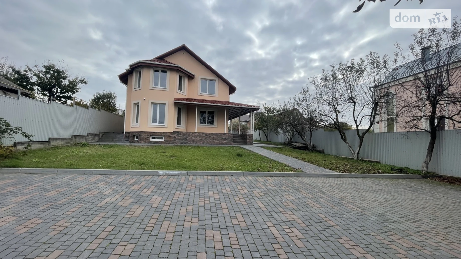 Продается дом на 2 этажа 283 кв. м с баней/сауной, цена: 155000 $ - фото 2