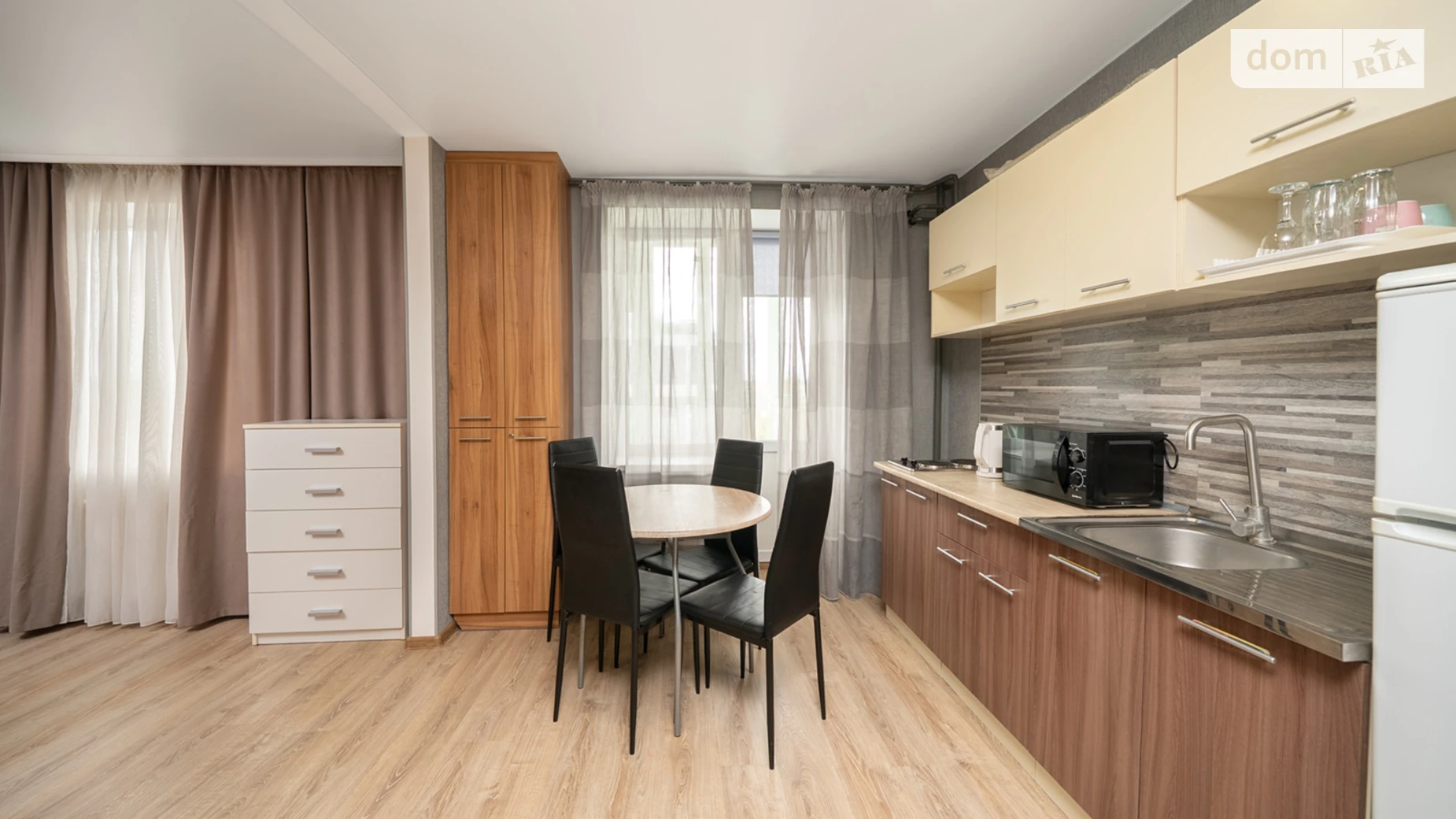 Продается 1-комнатная квартира 41.8 кв. м в Чернигове, ул. Курсанта Еськова, 26 - фото 2