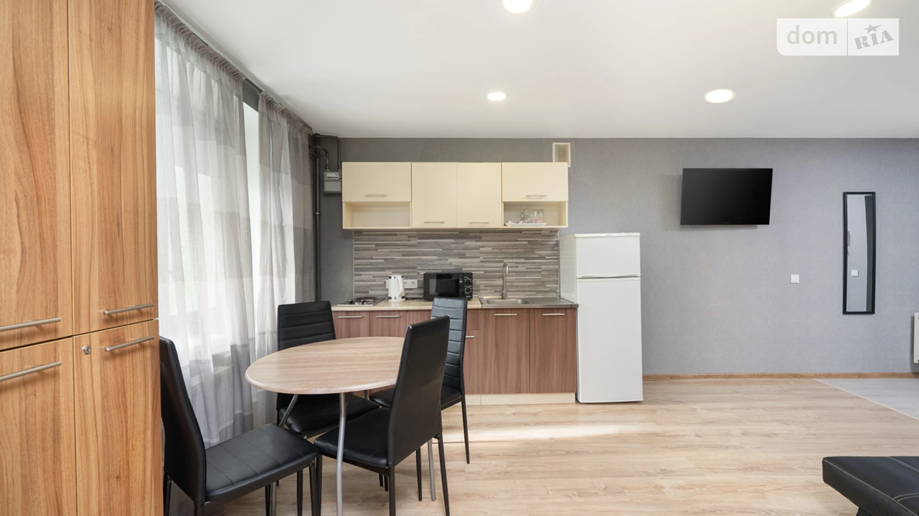 Продается 1-комнатная квартира 41.8 кв. м в Чернигове, ул. Курсанта Еськова, 26 - фото 4