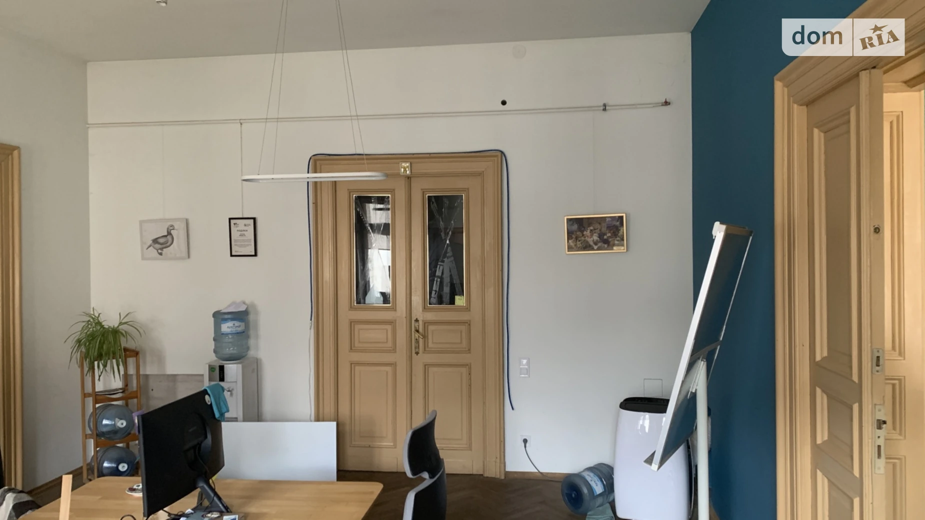 Сдается в аренду офис 98 кв. м в бизнес-центре, цена: 1000 € - фото 2