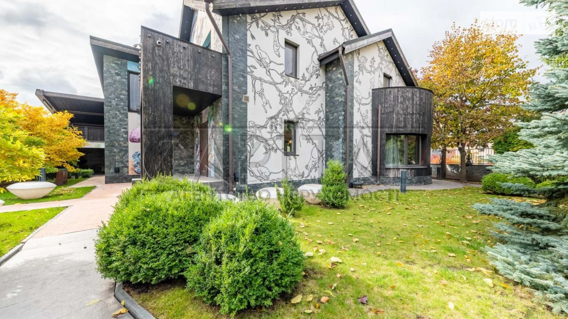 Продается дом на 2 этажа 397 кв. м с верандой, цена: 1500000 $ - фото 2