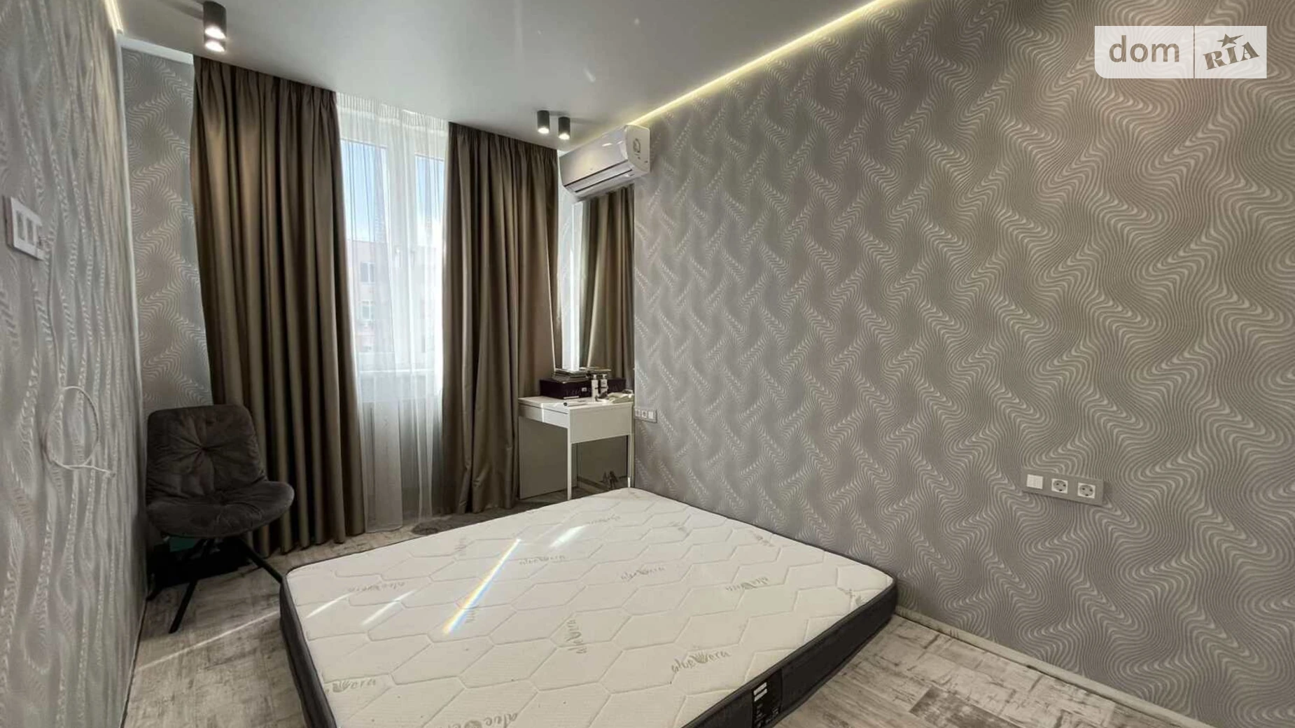 Продається 2-кімнатна квартира 61.5 кв. м у Чорноморську, вул. Захисників України(1 Травня) - фото 3