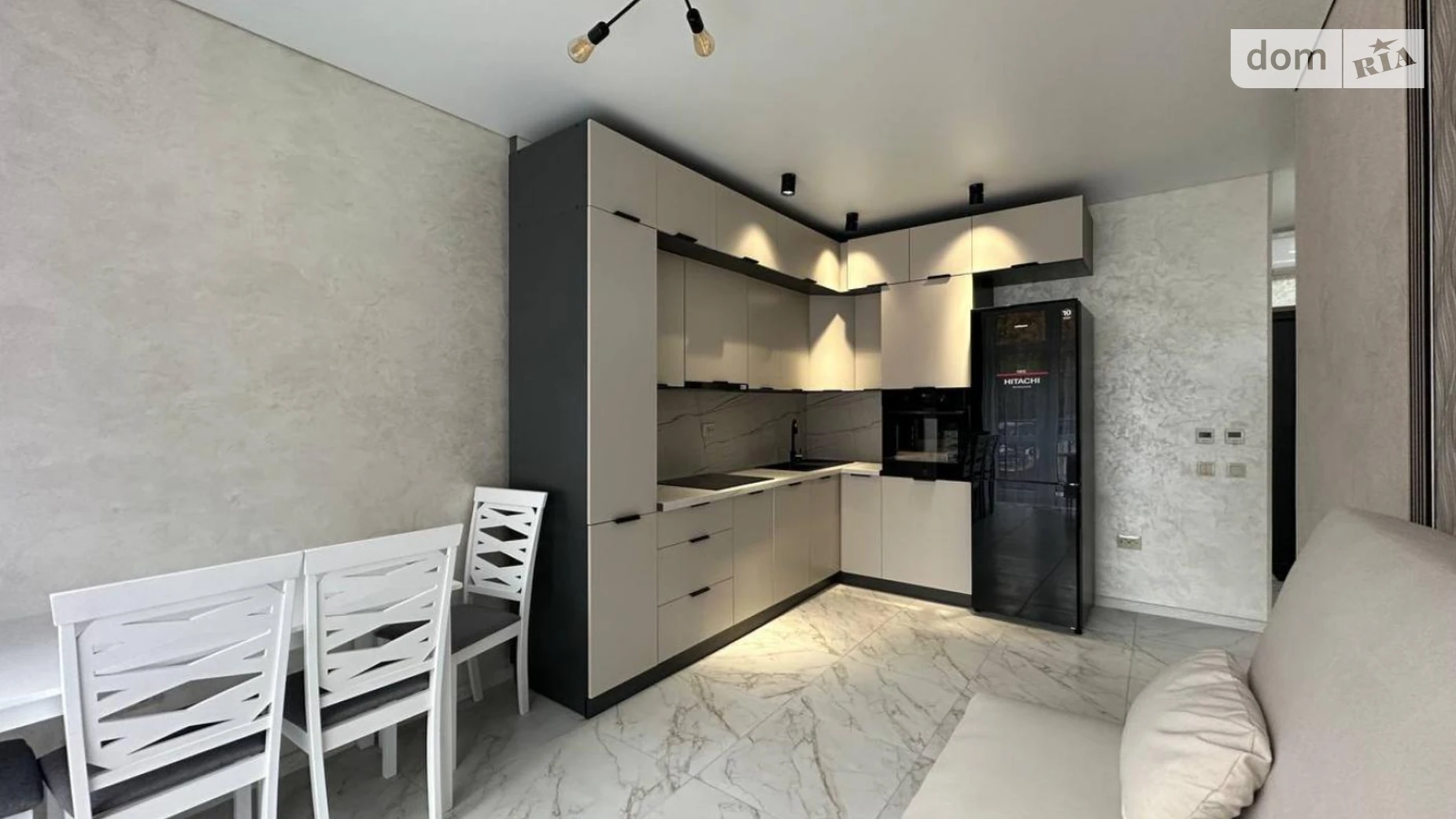 Продается 1-комнатная квартира 40.2 кв. м в Брюховичах, ул. Независимости, 19 - фото 2