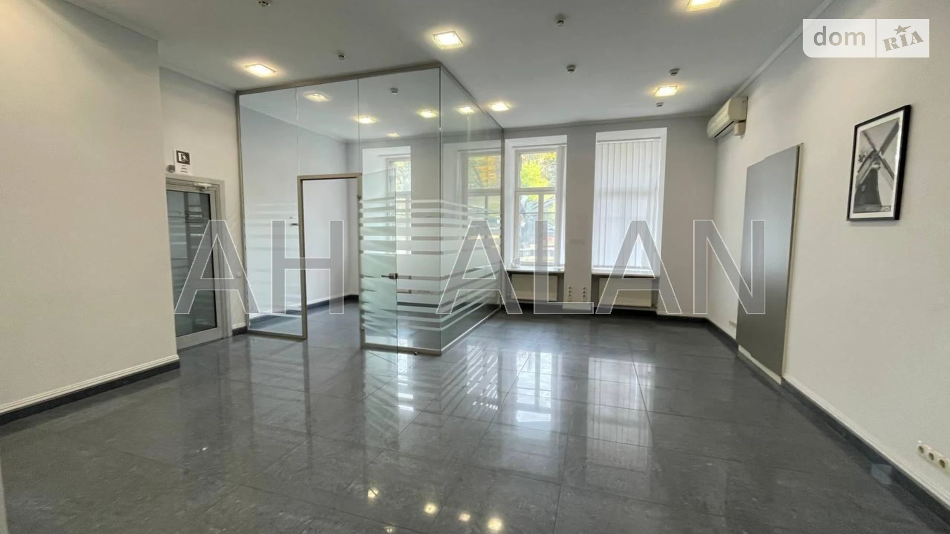Сдается в аренду офис 72 кв. м в бизнес-центре, цена: 1150 $ - фото 2