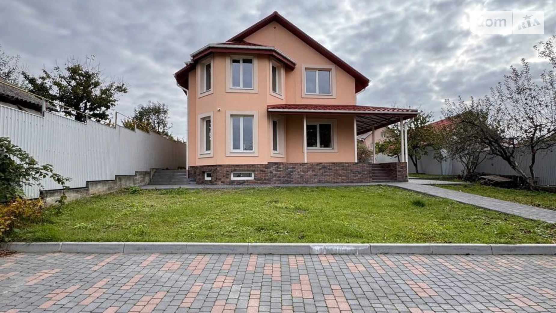 Продается дом на 2 этажа 283 кв. м с баней/сауной, цена: 155000 $ - фото 3