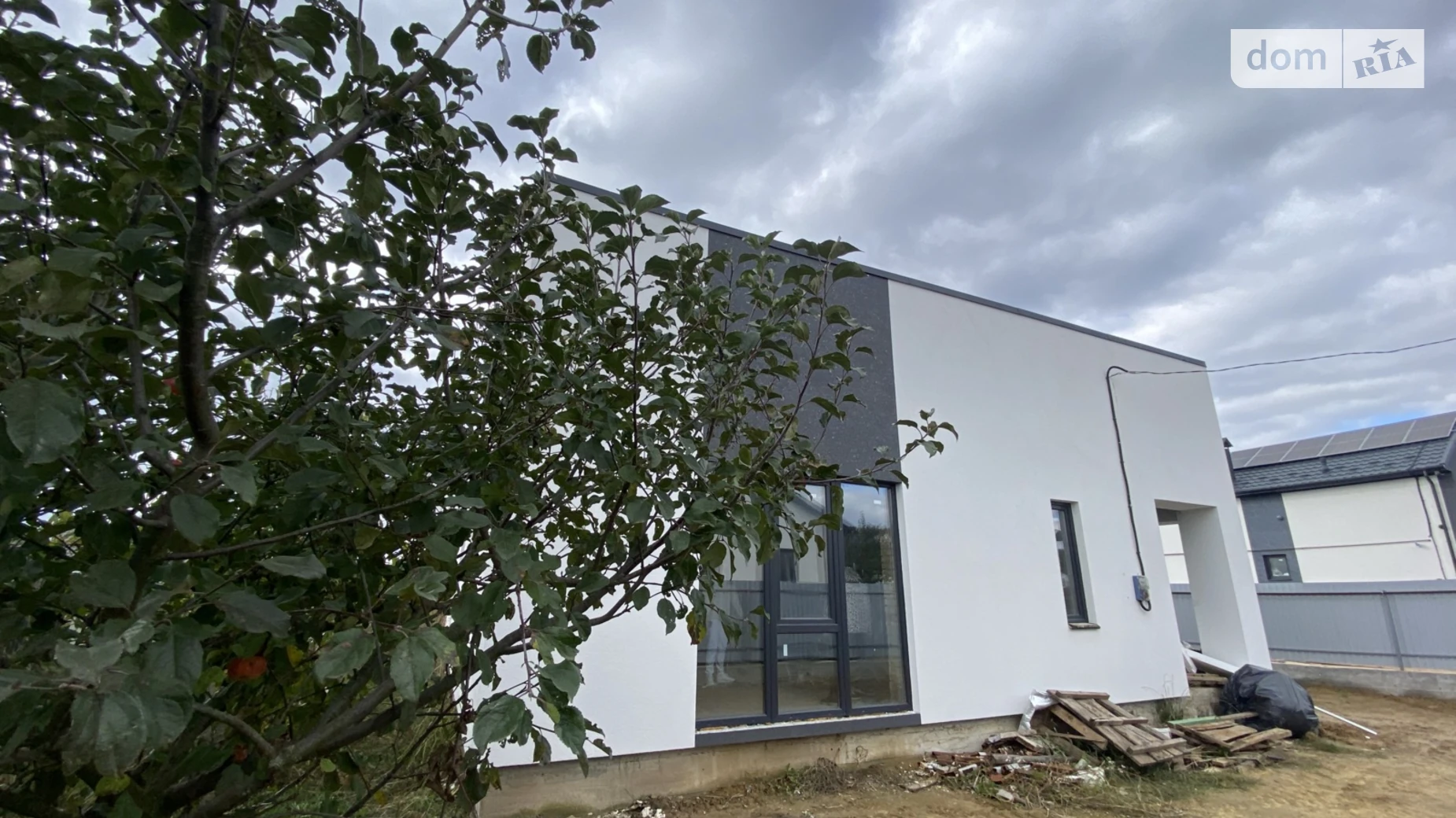 Продається одноповерховий будинок 105 кв. м з гаражем, цена: 80100 $ - фото 2