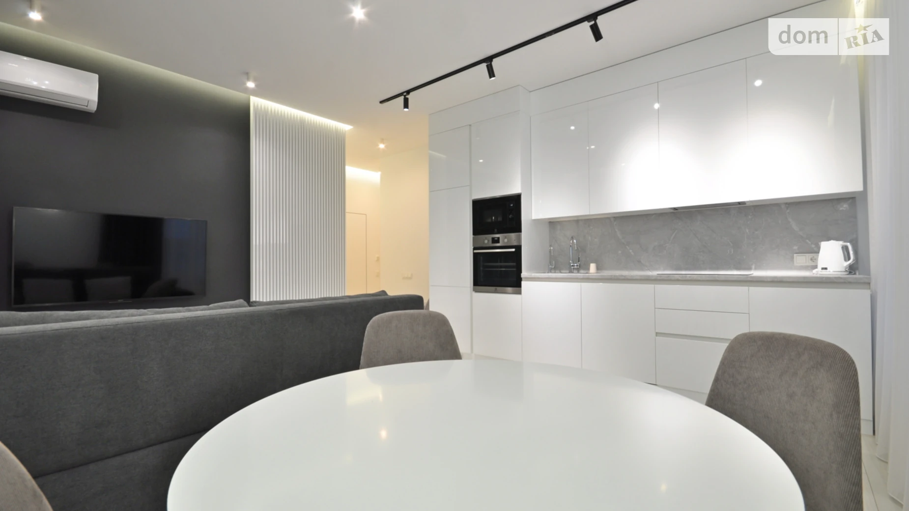 Сдается в аренду 1-комнатная квартира 58.3 кв. м в Киеве, бул. Леси Украинки, 7В - фото 2